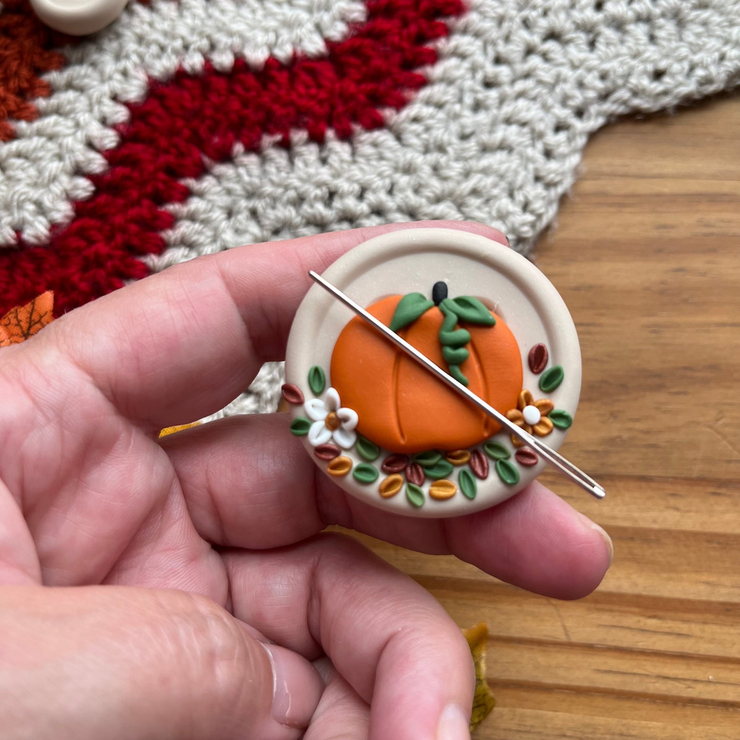 Beige Pumpkin Magnetic Needle Minder