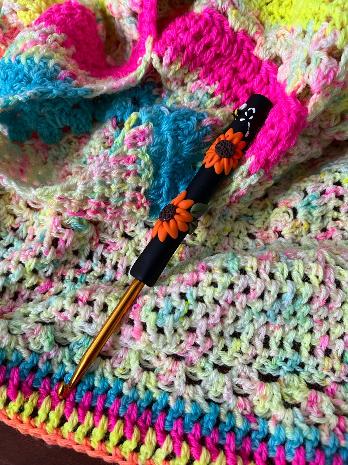 Orange sunflower crochet hook, crochet gifts, crochet needles, modern crochet, craft supplies