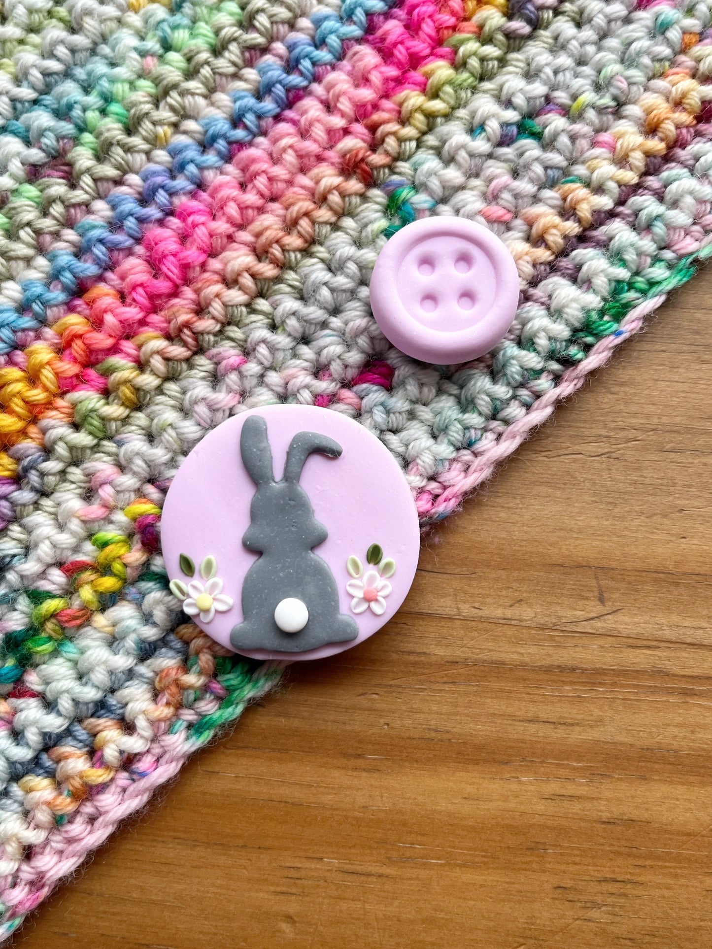 Easter bunny needle minder, needle keeper, magnetic needle holder, spring craft magnet, pin holder, cross stitch accessories