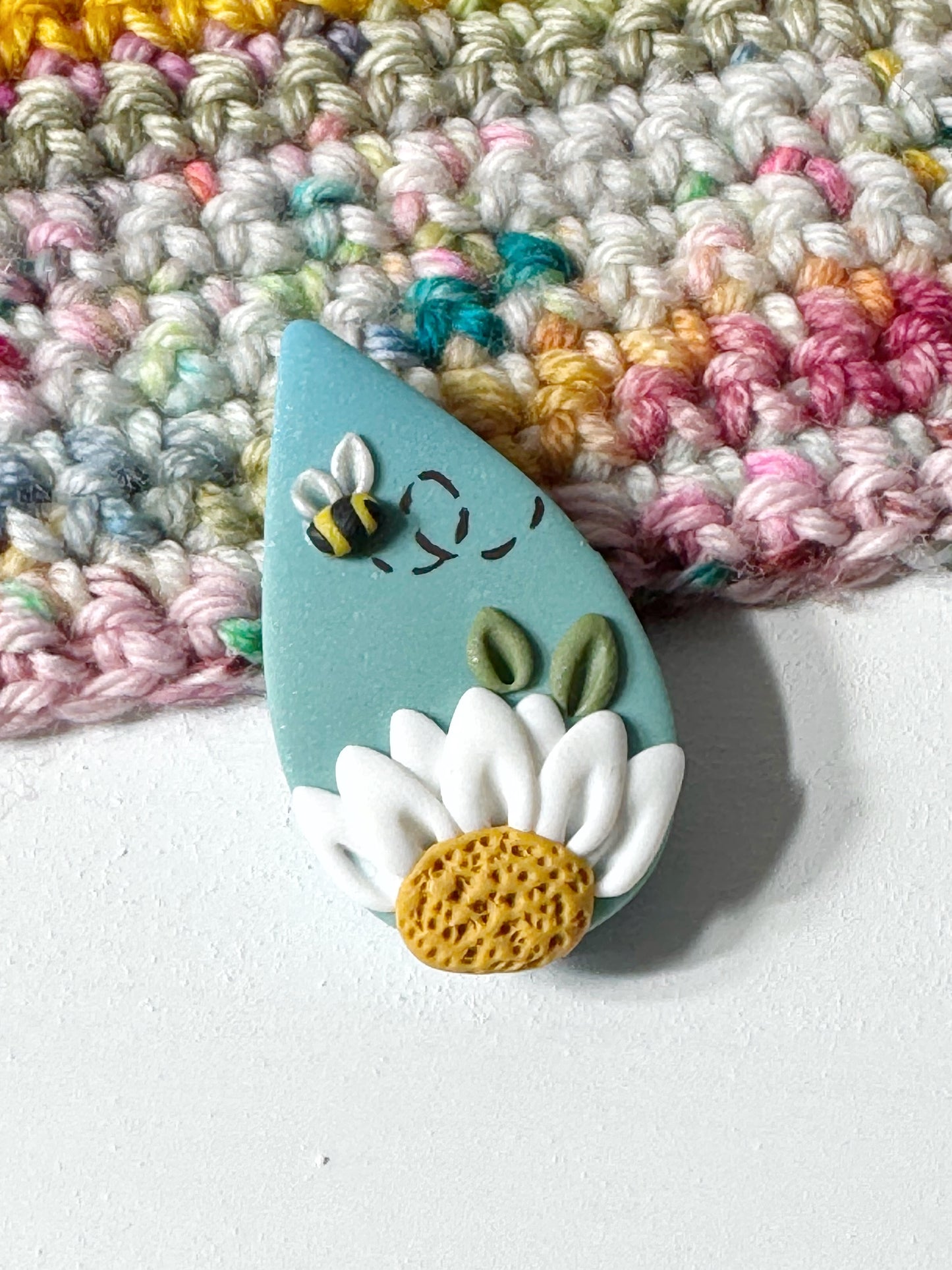 Ombré Daisy Needle Minder , Flower Magnetic Needle Holder