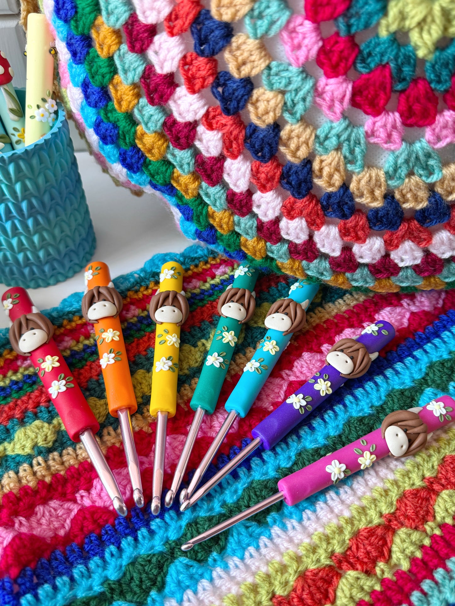 Rainbow Highland Cow Crochet Hook, Animal Polymer Clay Crochet Hook