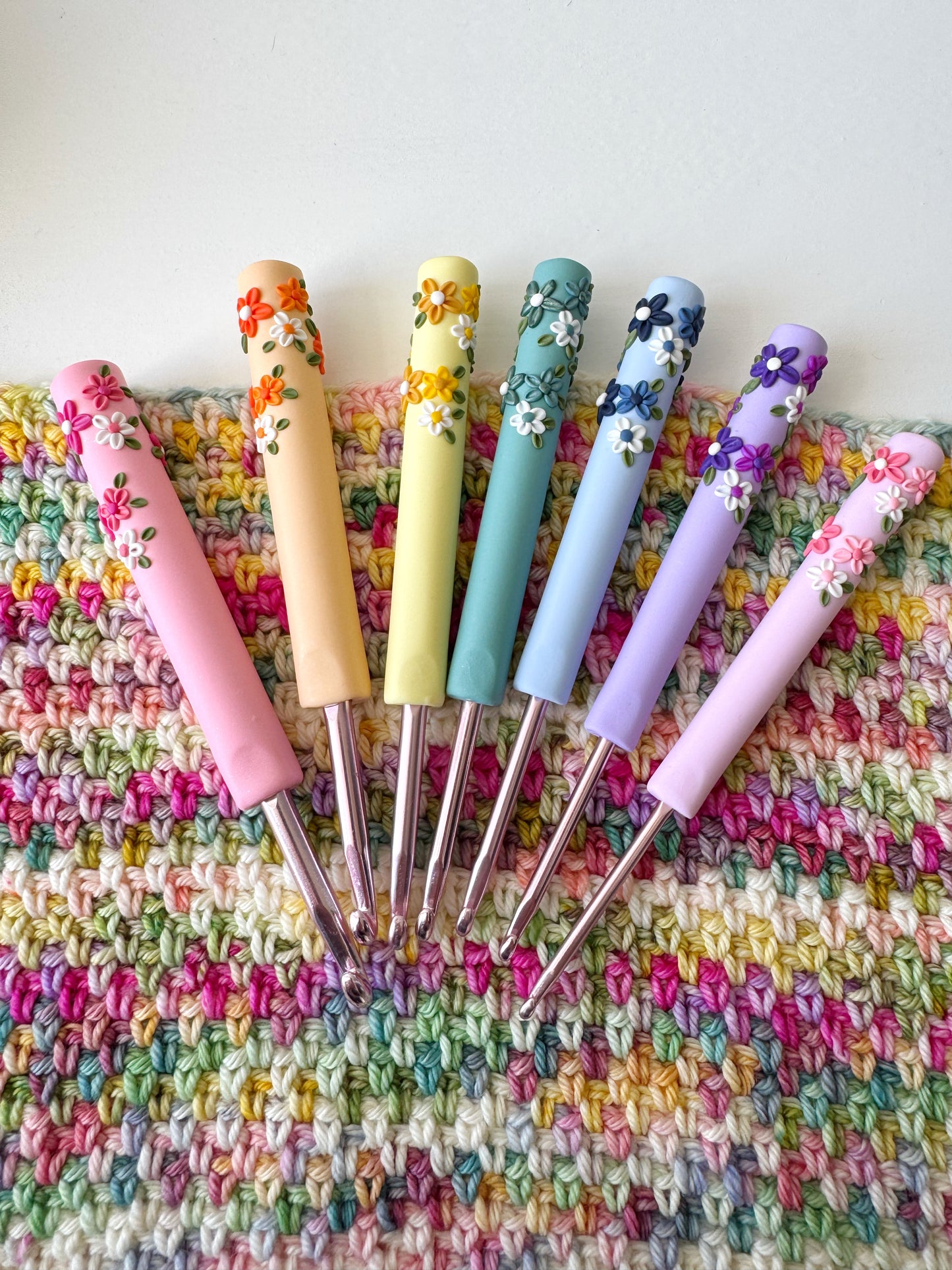 Pastel Flower Crochet Hook Set, Polymer Clay Rainbow Crochet Hooks