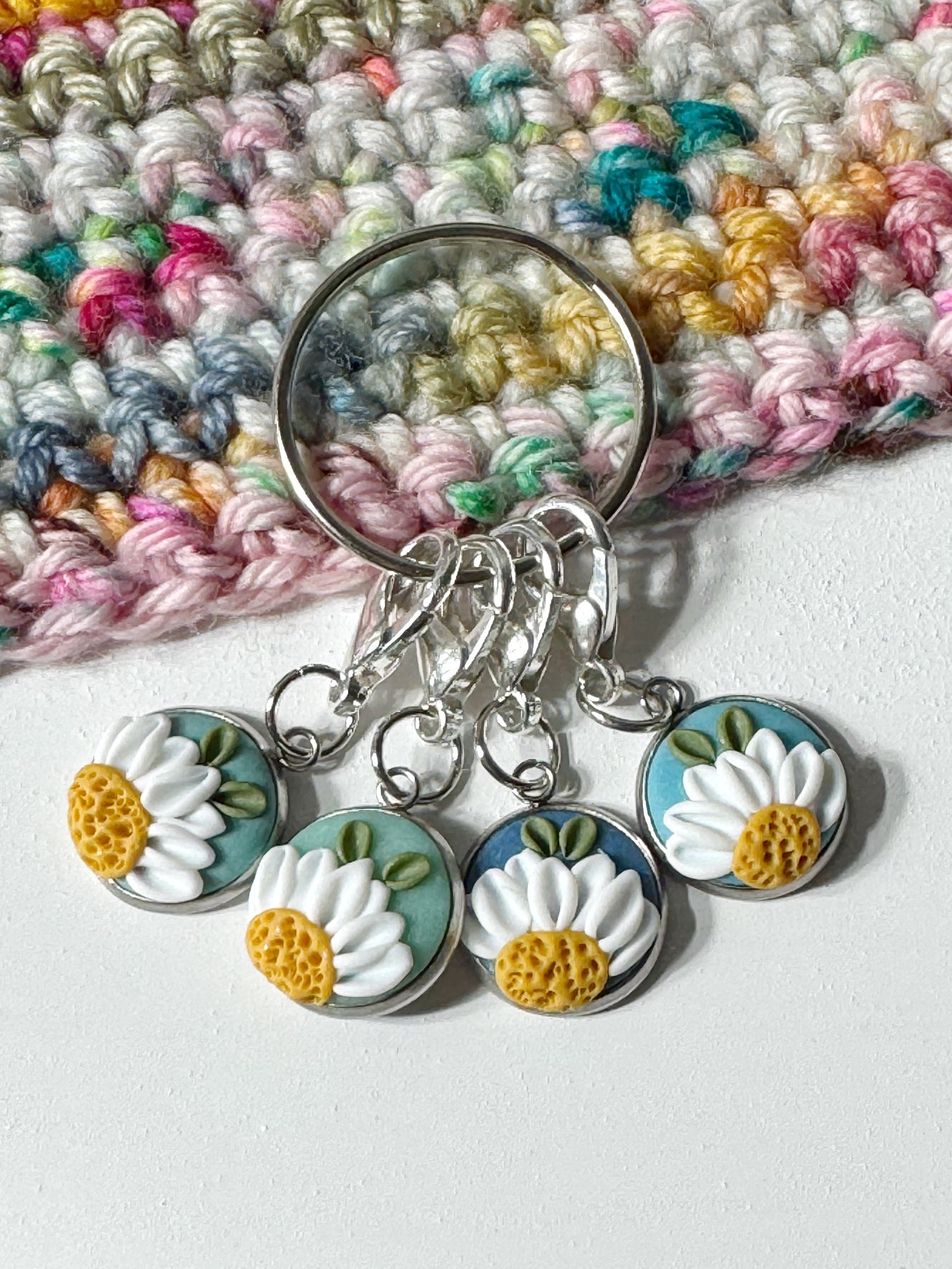 Ombré Daisy Stitch Markers, Pretty Flower Progress Keepers