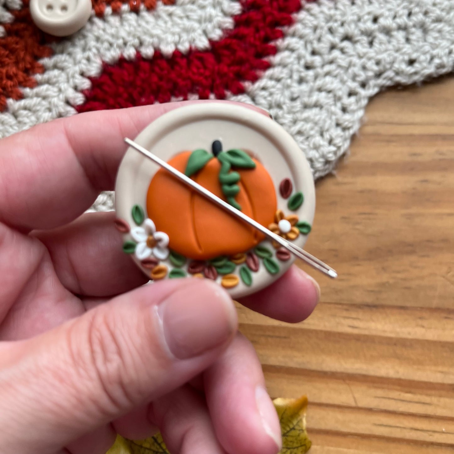 Beige Pumpkin Magnetic Needle Minder