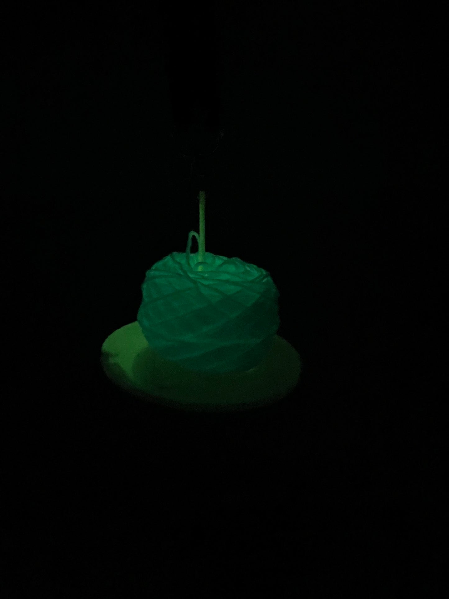 Glow in the Dark Portable Yarn Holder, 3D Printed Easy Assembly Yarn Holder For Crochet On The Go