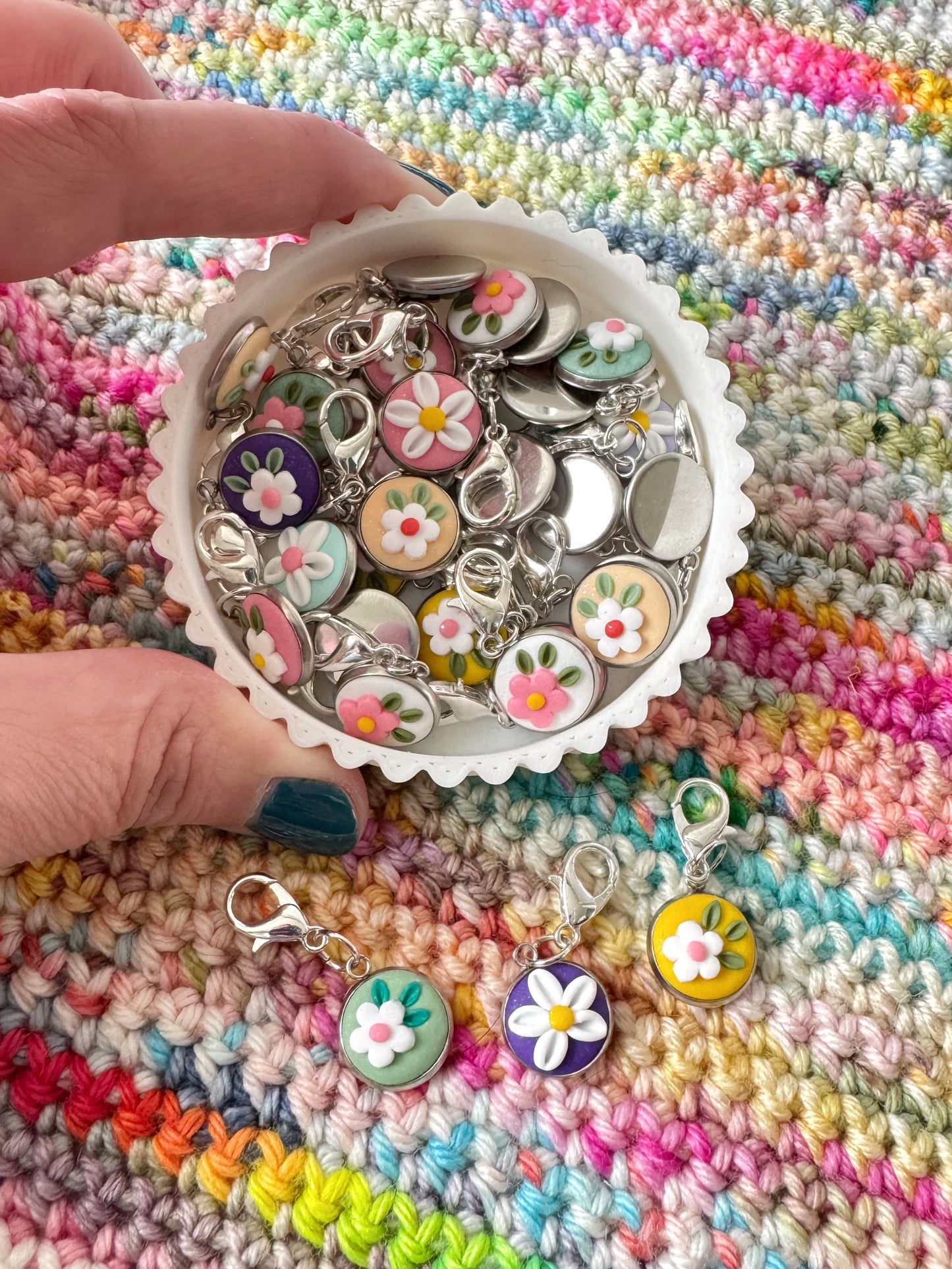 10 Random Stitch Marker Selection, Floral Progress Keepers