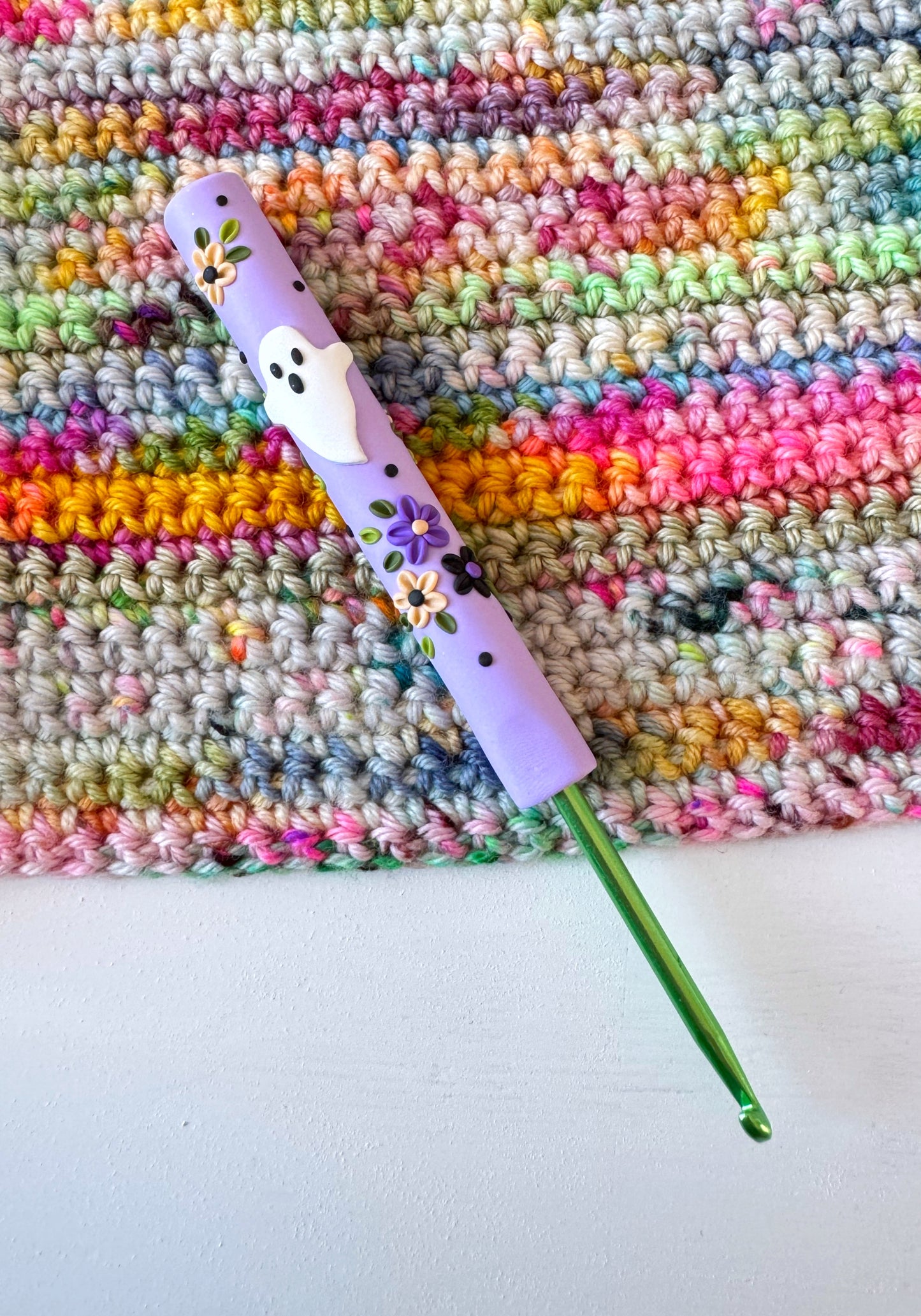 Kawaii Ghost Polymer Clay Crochet Hook, Ergonomic Pastel Halloween Crochet Hook
