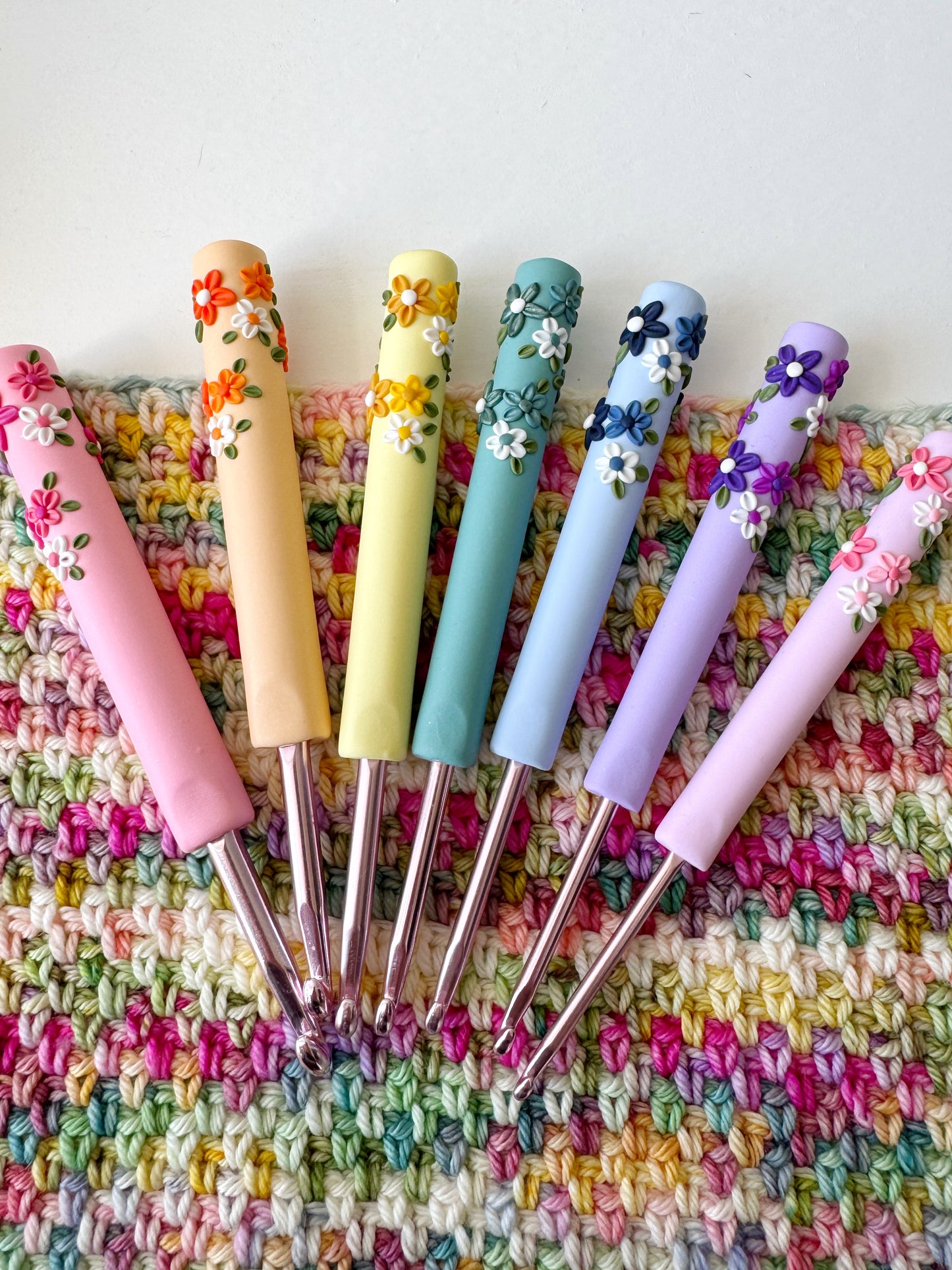 Pastel Flower Crochet Hook Set, Polymer Clay Rainbow Crochet Hooks