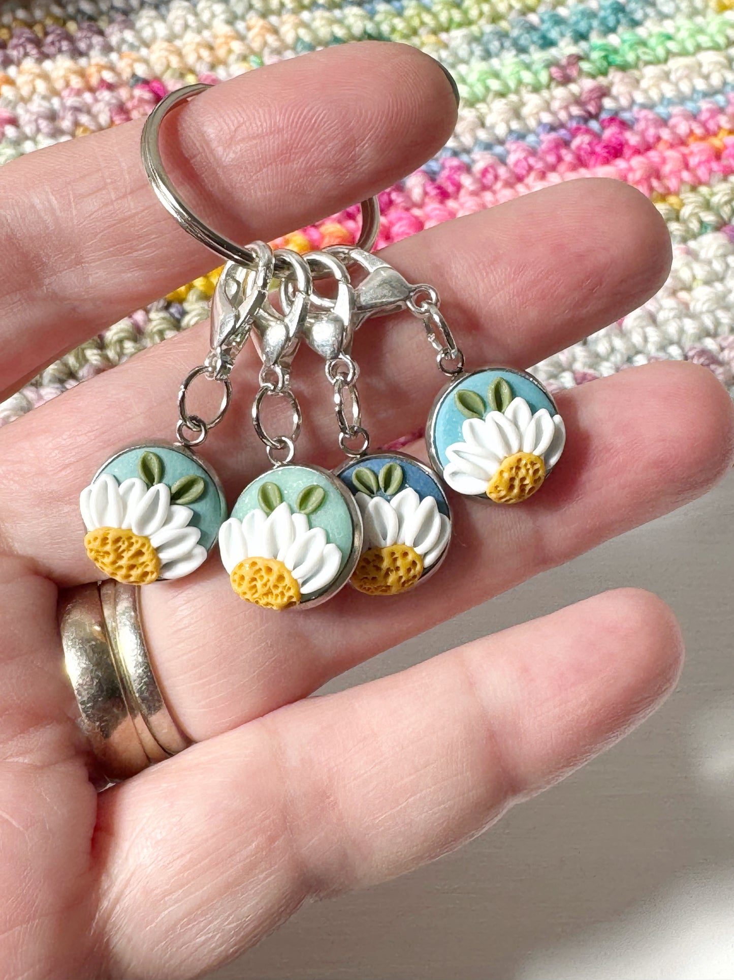 Ombré Daisy Stitch Markers, Pretty Flower Progress Keepers
