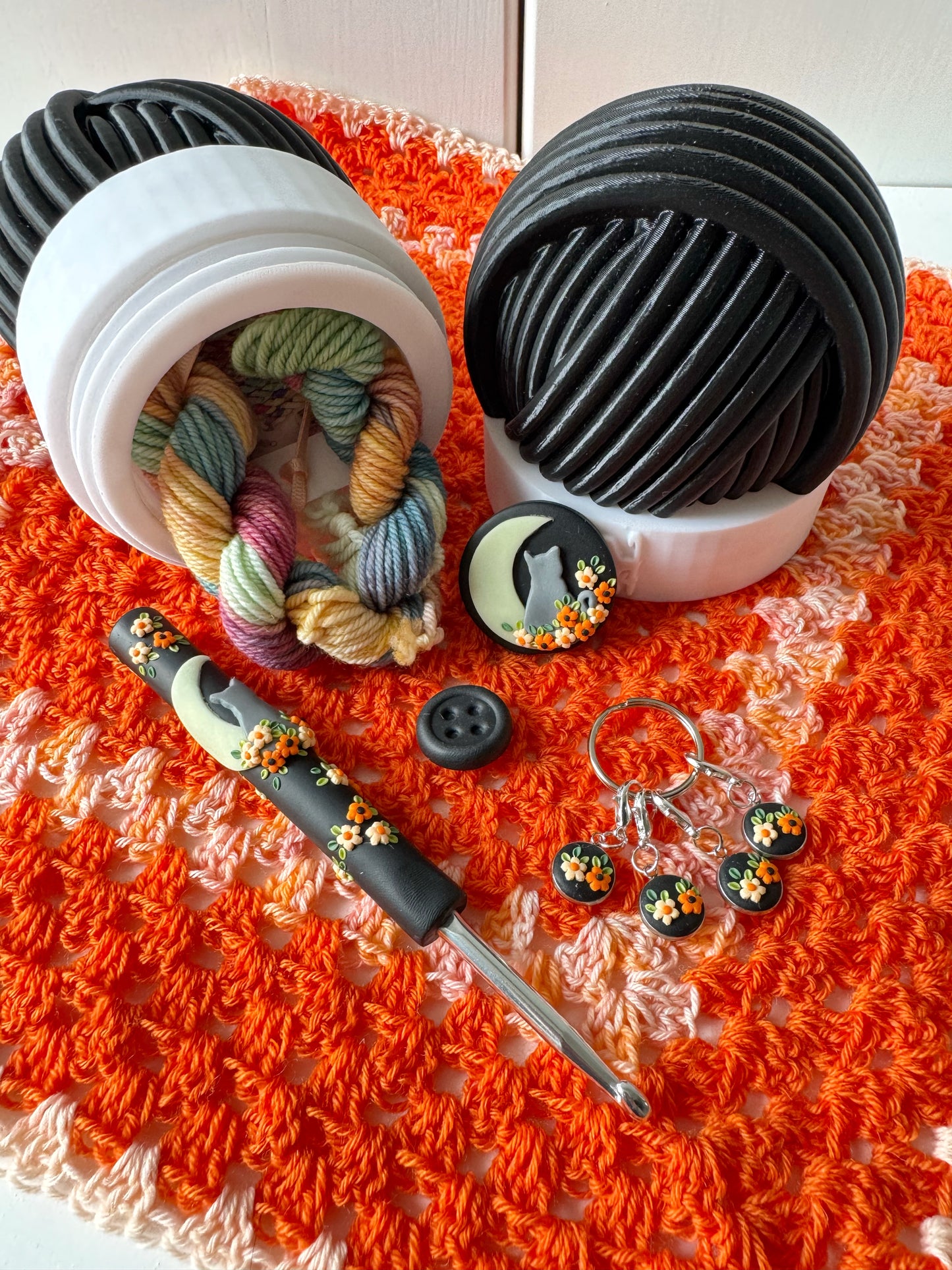 5.5mm Halloween Yarn Ball Pot