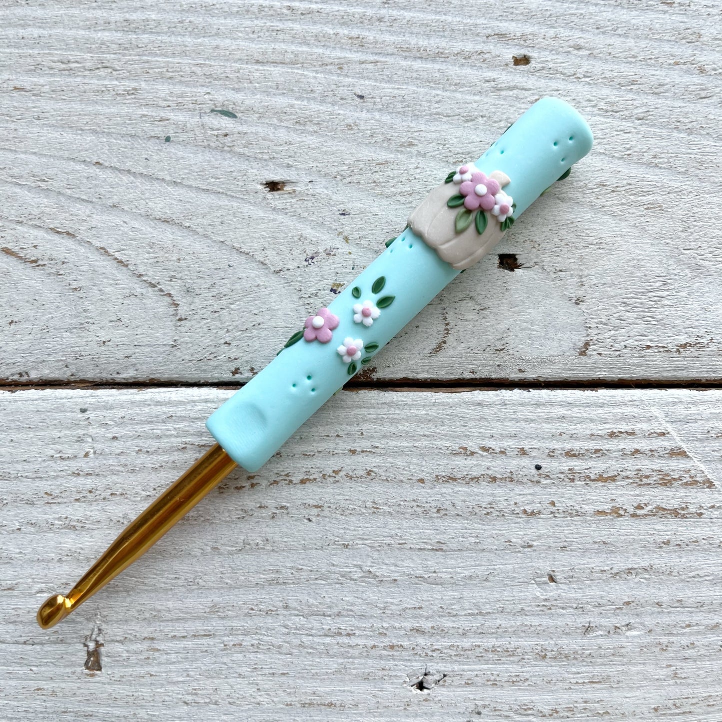 Short handle pastel pumpkin crochet hook