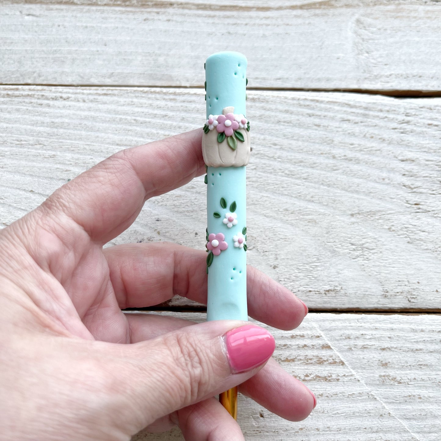 Short handle pastel pumpkin crochet hook