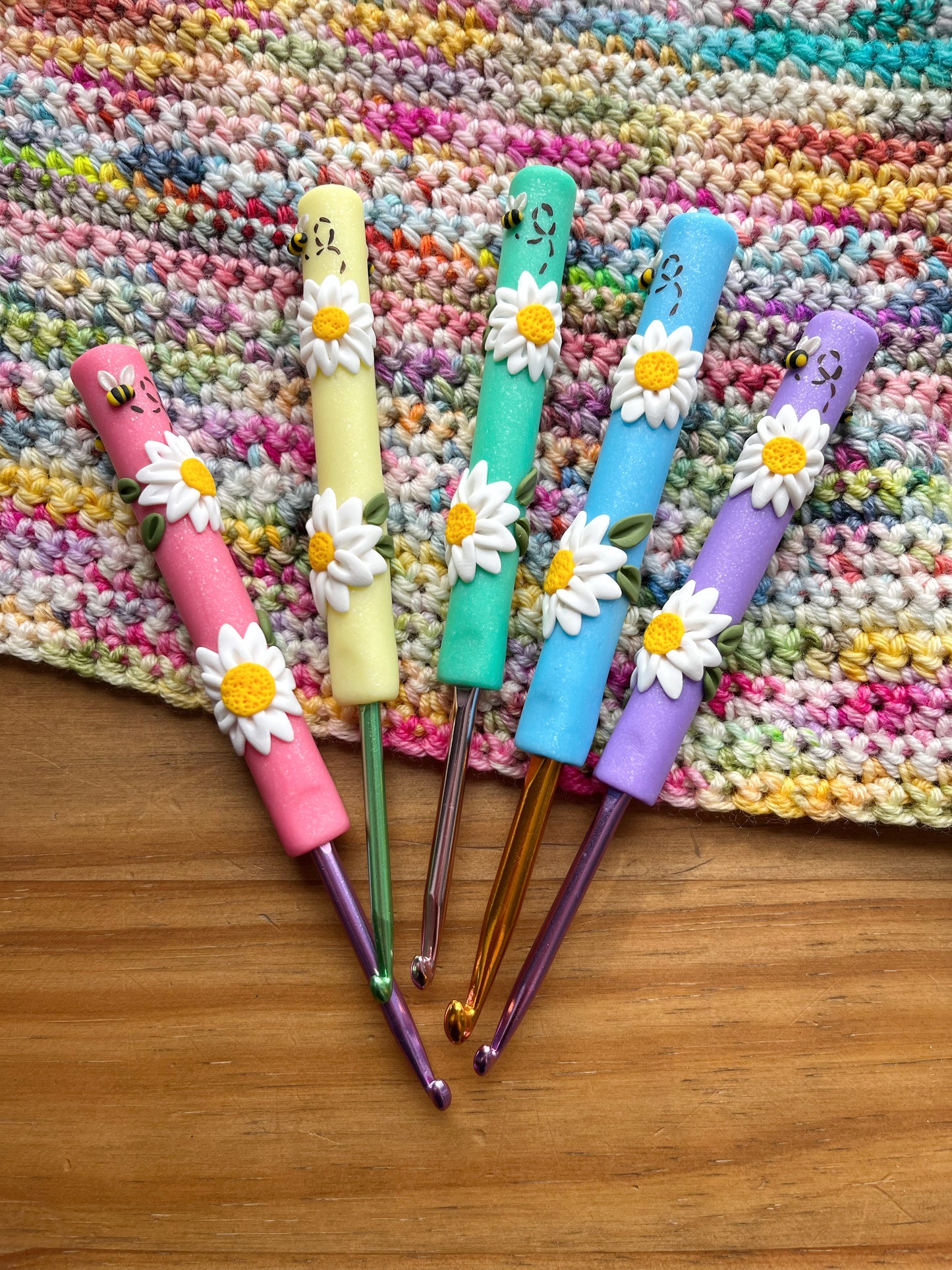 Daisy Polymer Clay Crochet Hook, Covered Crochet hooks, Yarn Craft Accessories