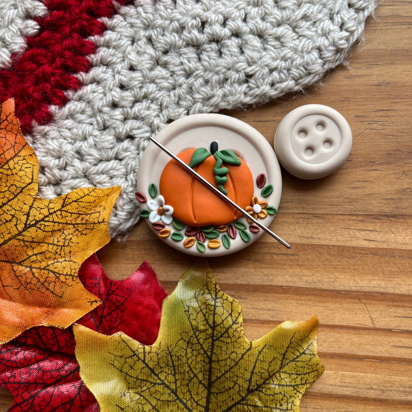 Beige Pumpkin Magnetic Needle Minder