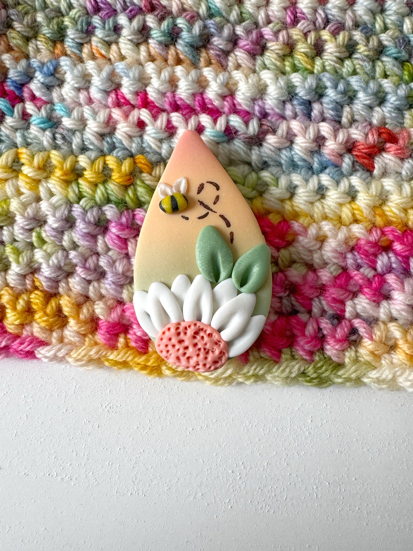 Tropical Daisy Needle Minder , Ombre Daisy Magnetic Needle Holder