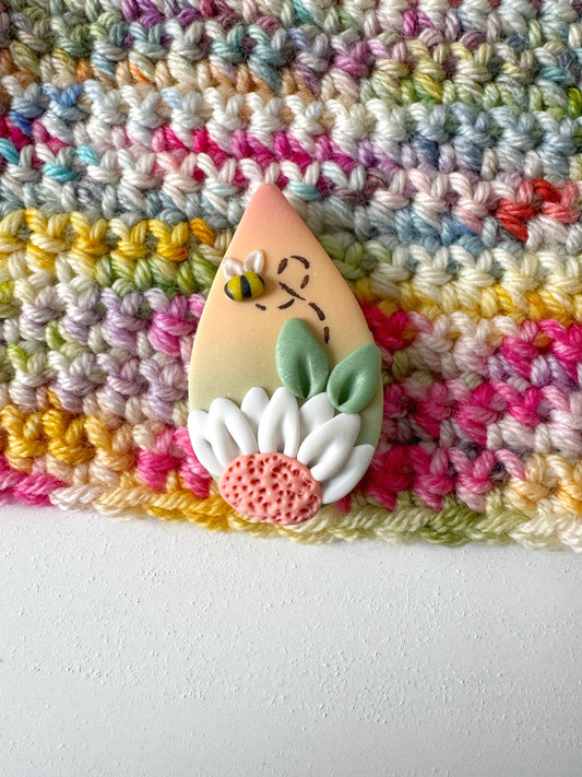 Ombré Daisy Needle Minder , Flower Magnetic Needle Holder