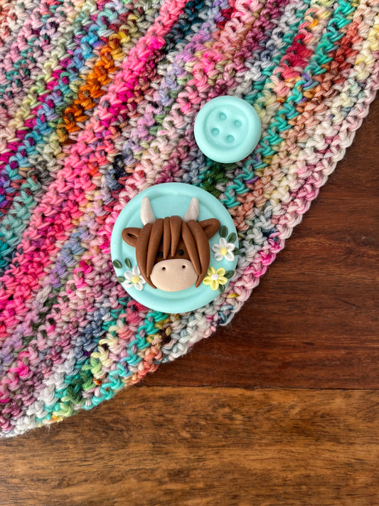 Mint green highland cow needle minder, heilan coo needle keeper, cross stitch crochet accessories, needle keeper, cross stitch magnet
