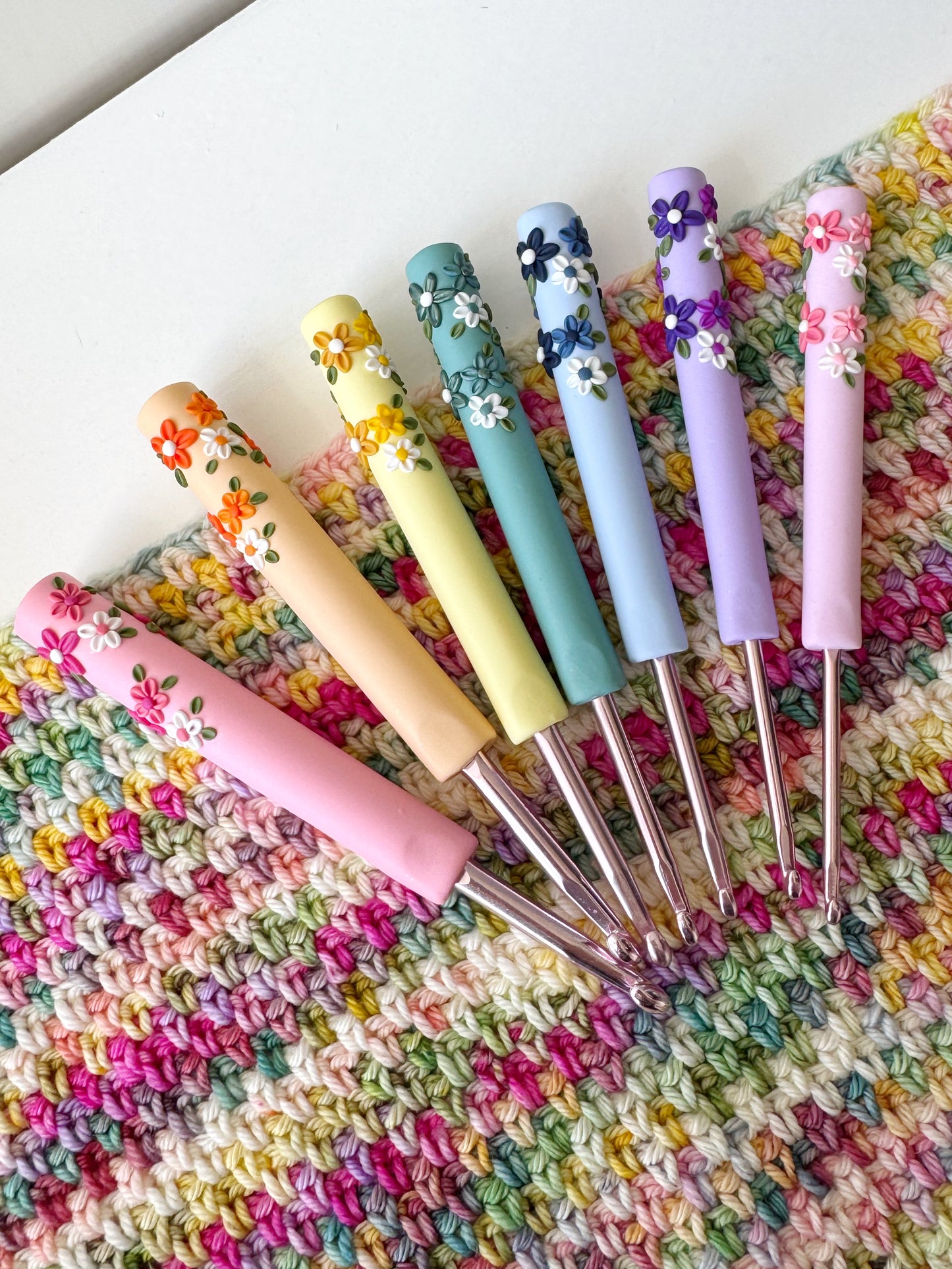 Pastel Flower Crochet Hook Set, Polymer Clay Rainbow Crochet Hooks