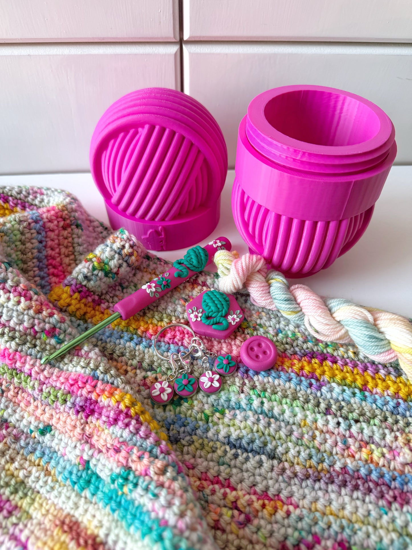 Yarn Ball Surprise Pot, Mystery Crochet Hook Gift Set, Solid Colours