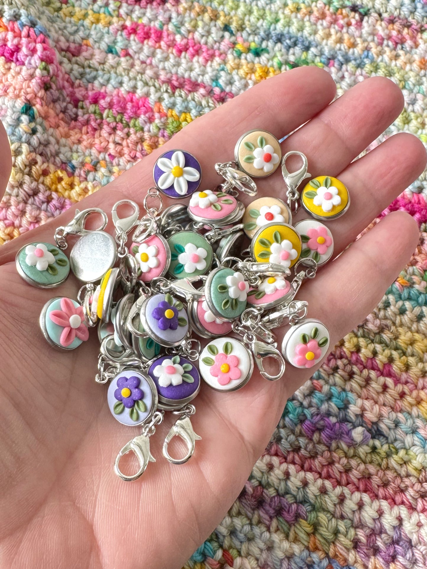 10 Random Stitch Marker Selection, Floral Progress Keepers