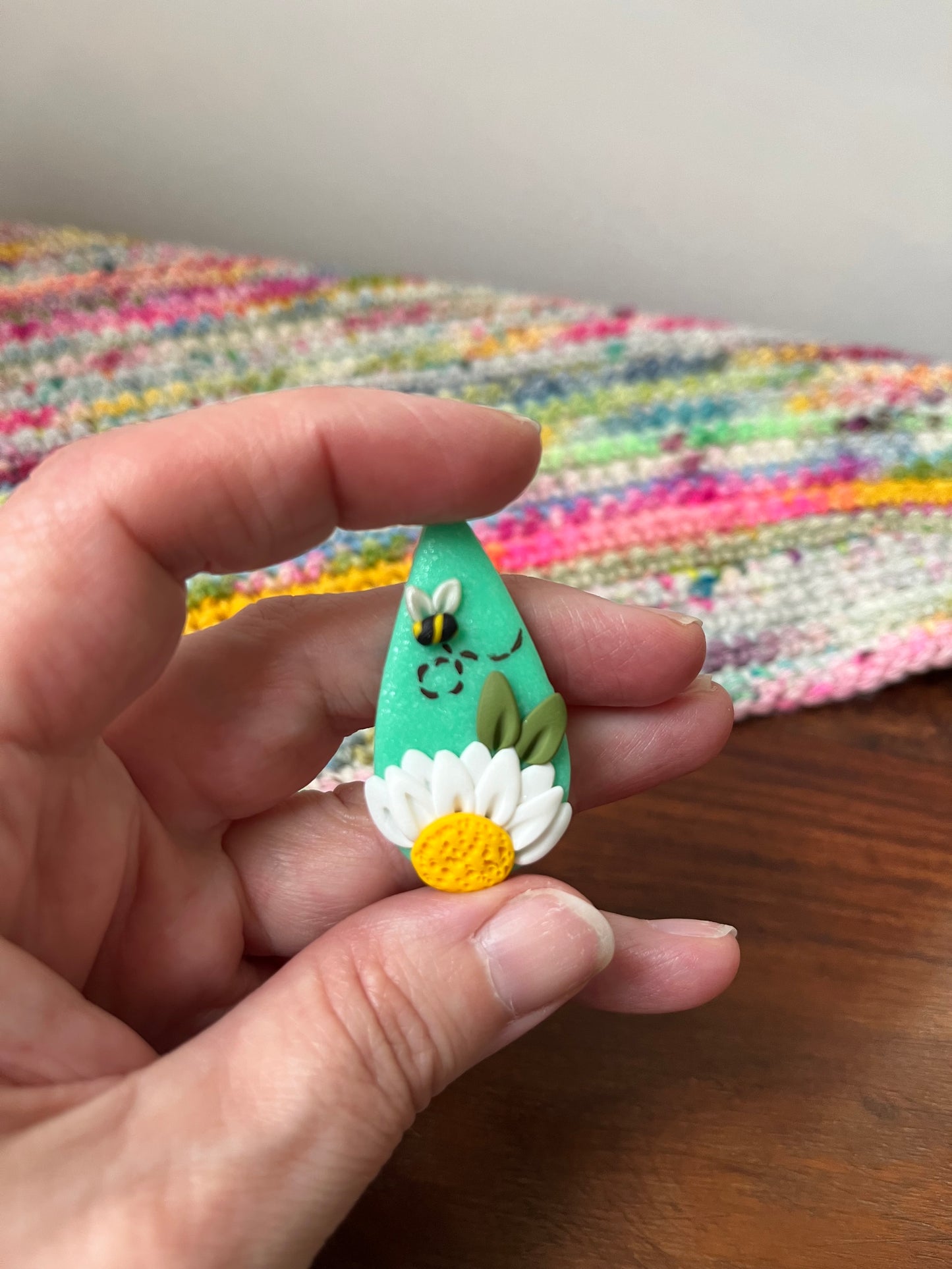 Daisy Teardrop Magnetic Needle Minder, Flower Needle Holder, Cross Stitch Acessories, Diamond Art Magnet