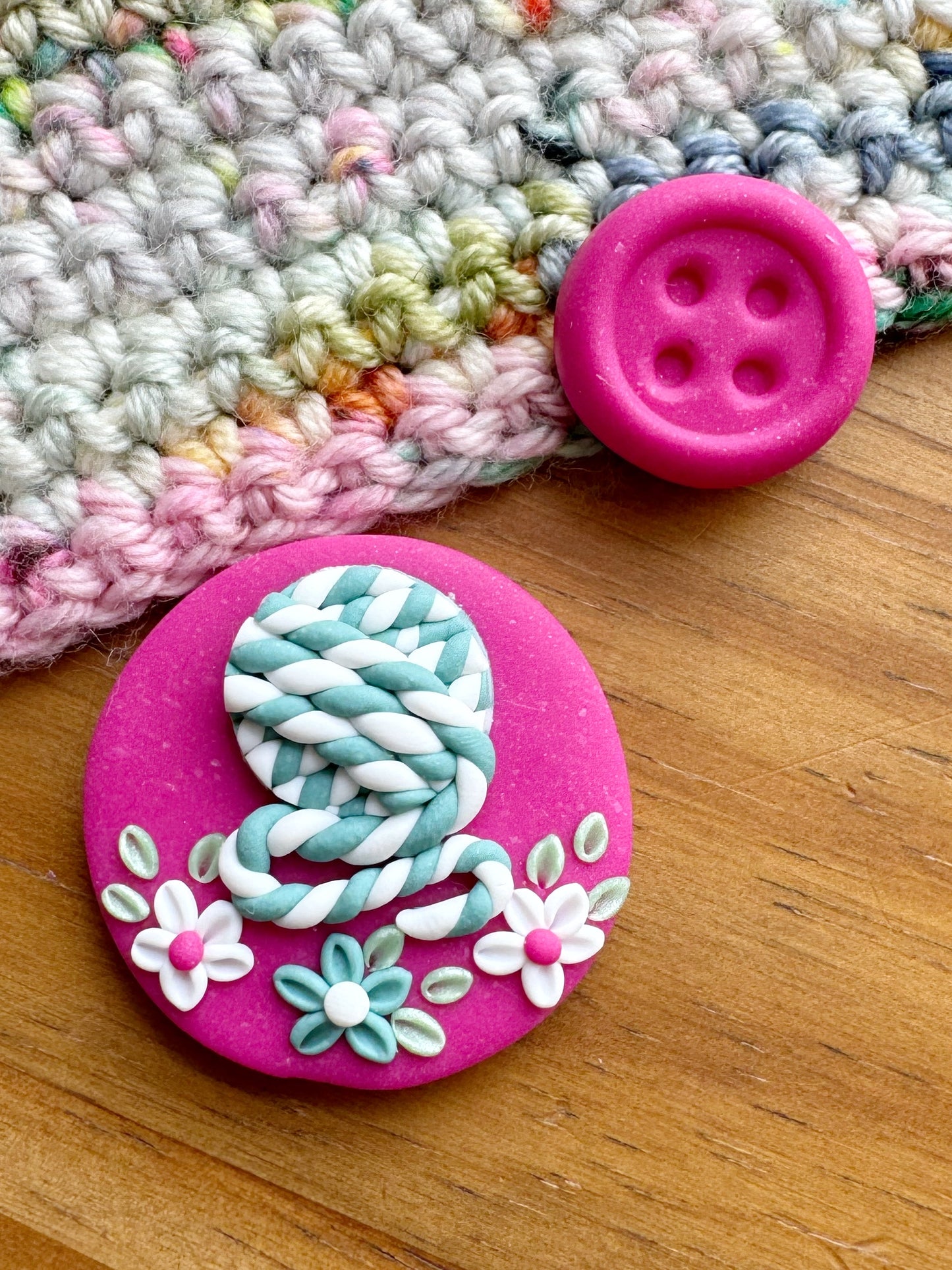 Fuchsia Yarn Ball Needle Minder, Magnetic Needle Minder