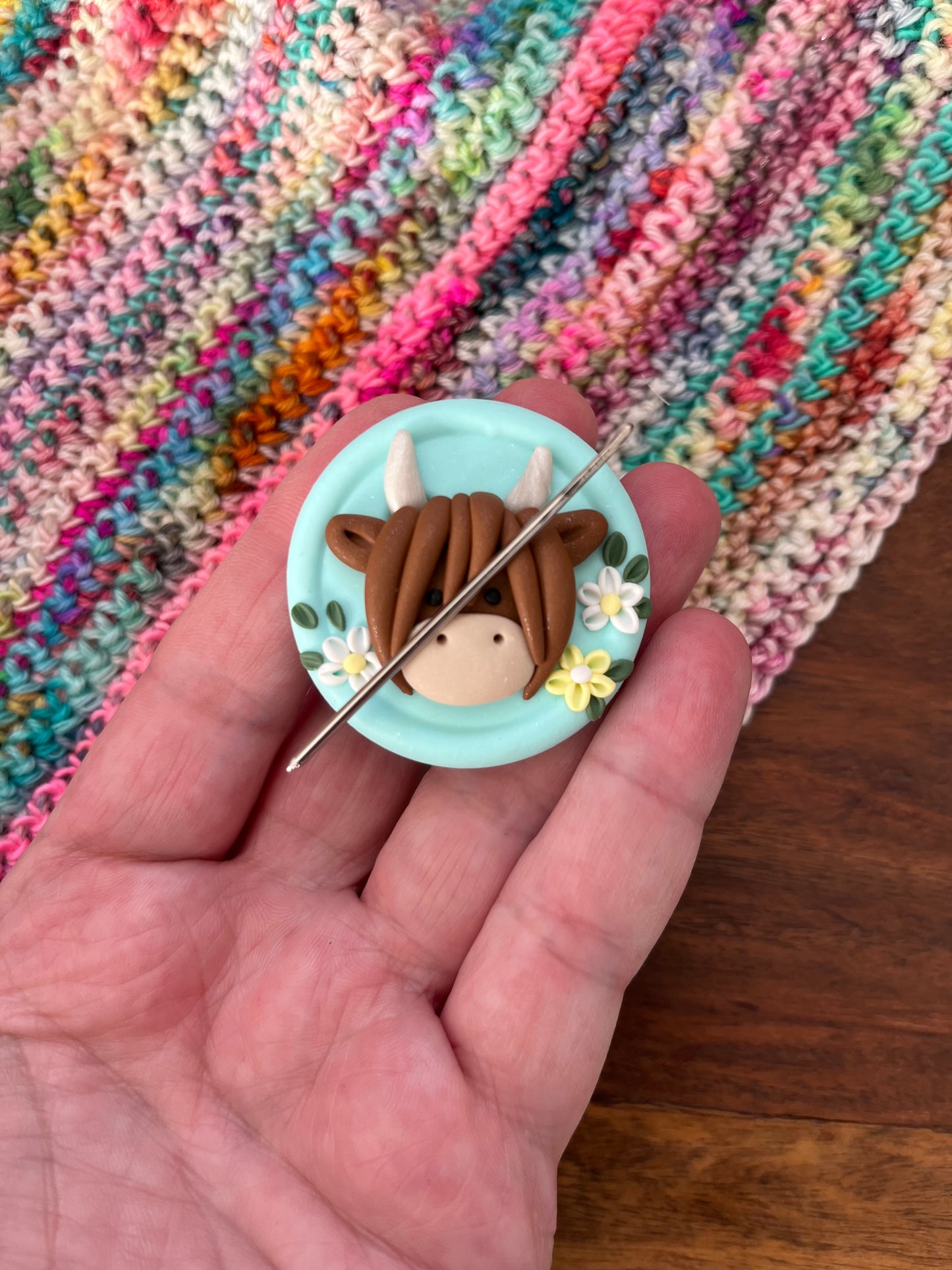Mint green highland cow needle minder, heilan coo needle keeper, cross stitch crochet accessories, needle keeper, cross stitch magnet