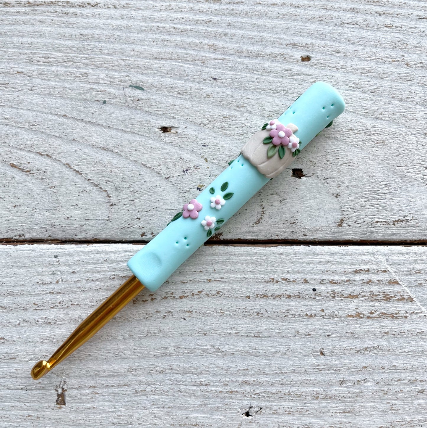 Short handle pastel pumpkin crochet hook