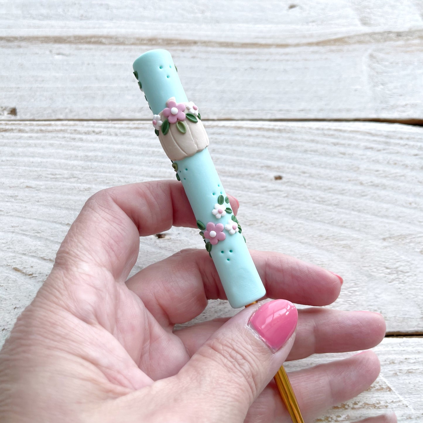Short handle pastel pumpkin crochet hook