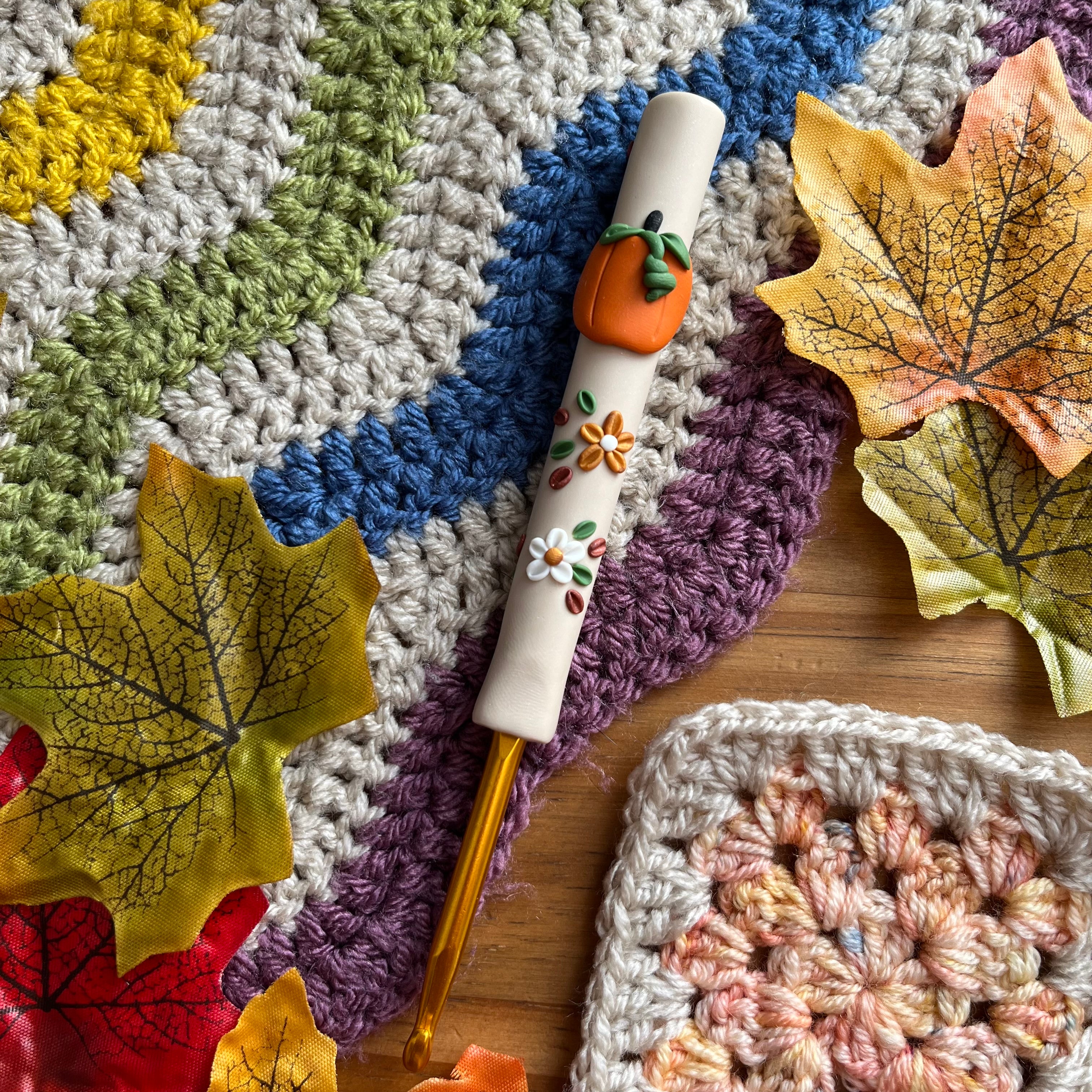 Beige pumpkin polymer clay crochet hook – Pedro's Plaques & Pretty