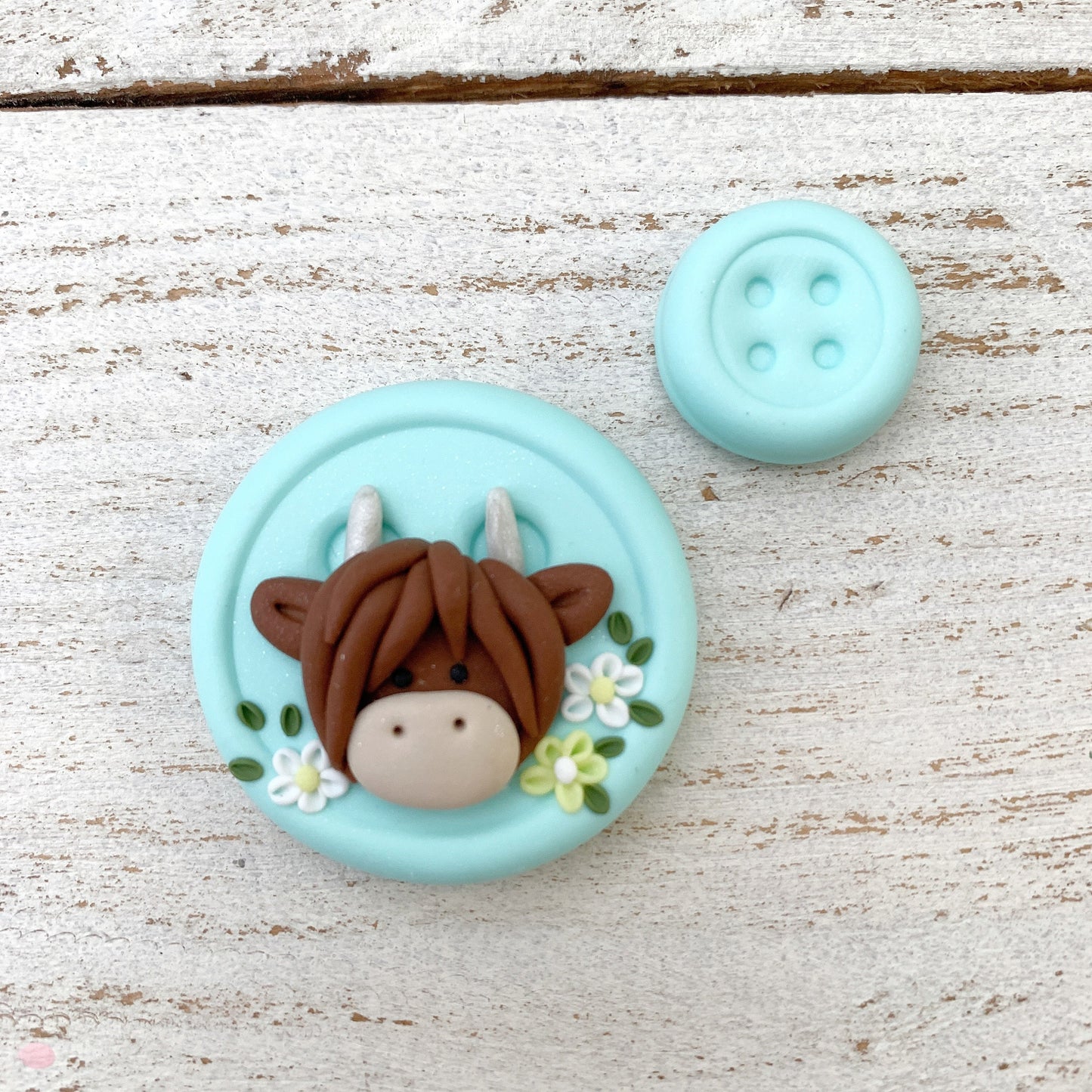 Mint green highland cow needle minder, heilan coo needle keeper, cross stitch crochet accessories, needle keeper, cross stitch magnet