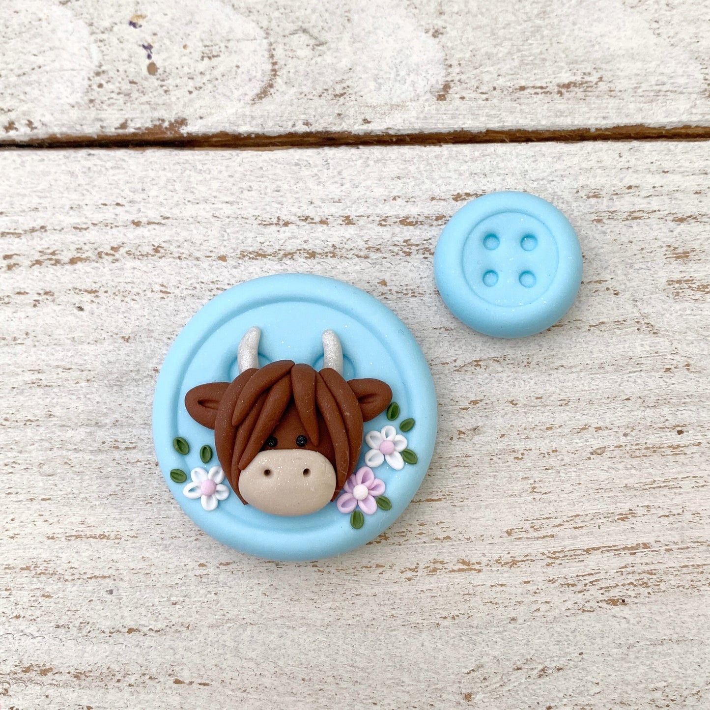 Blue highland cow needle minder, heilan coo needle keeper, cross stitch crochet accessories, needle keeper, cross stitch magnet