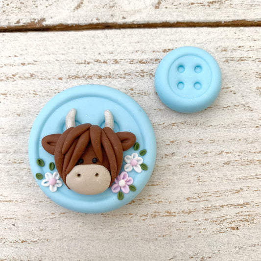 Blue highland cow needle minder, heilan coo needle keeper, cross stitch crochet accessories, needle keeper, cross stitch magnet
