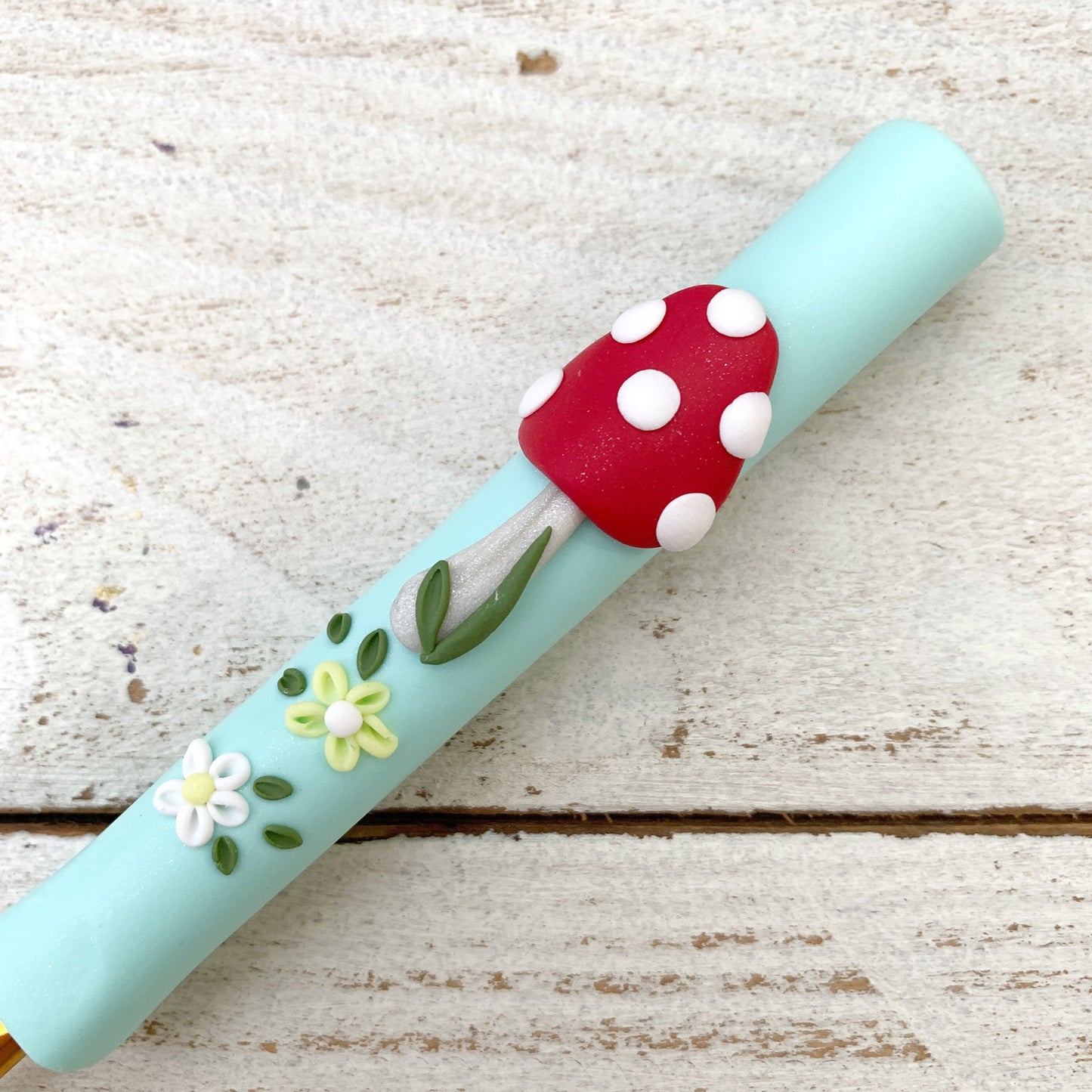 Mint mushroom ergonomic crochet hook, cute toadstool polymer clay crochet hook, gift for a crocheter, craft supplies, fancy crochet hooks