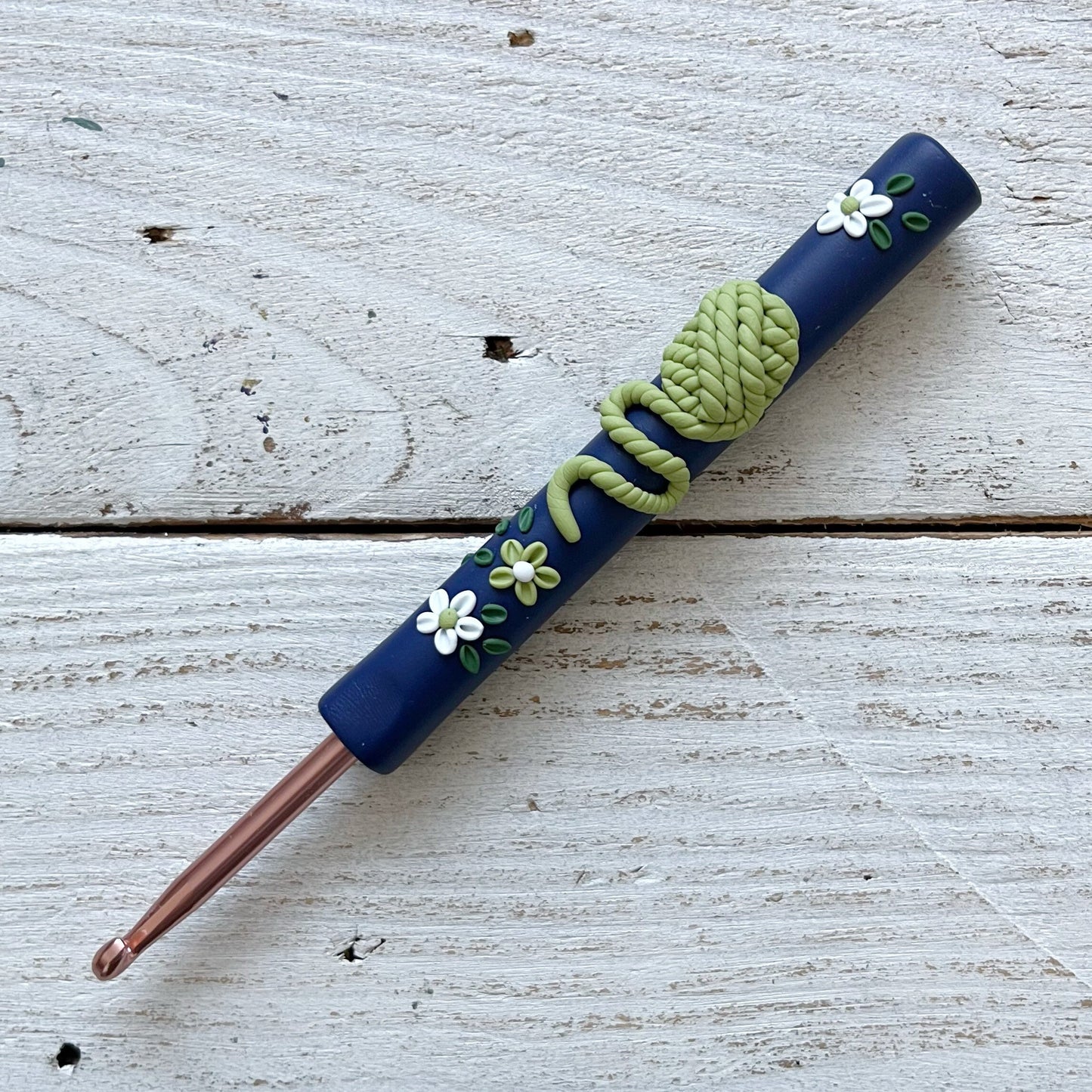 Set of 7 rainbow yarn ball crochet hooks, crochet hook set, polymer clay ergonomic crochet hooks