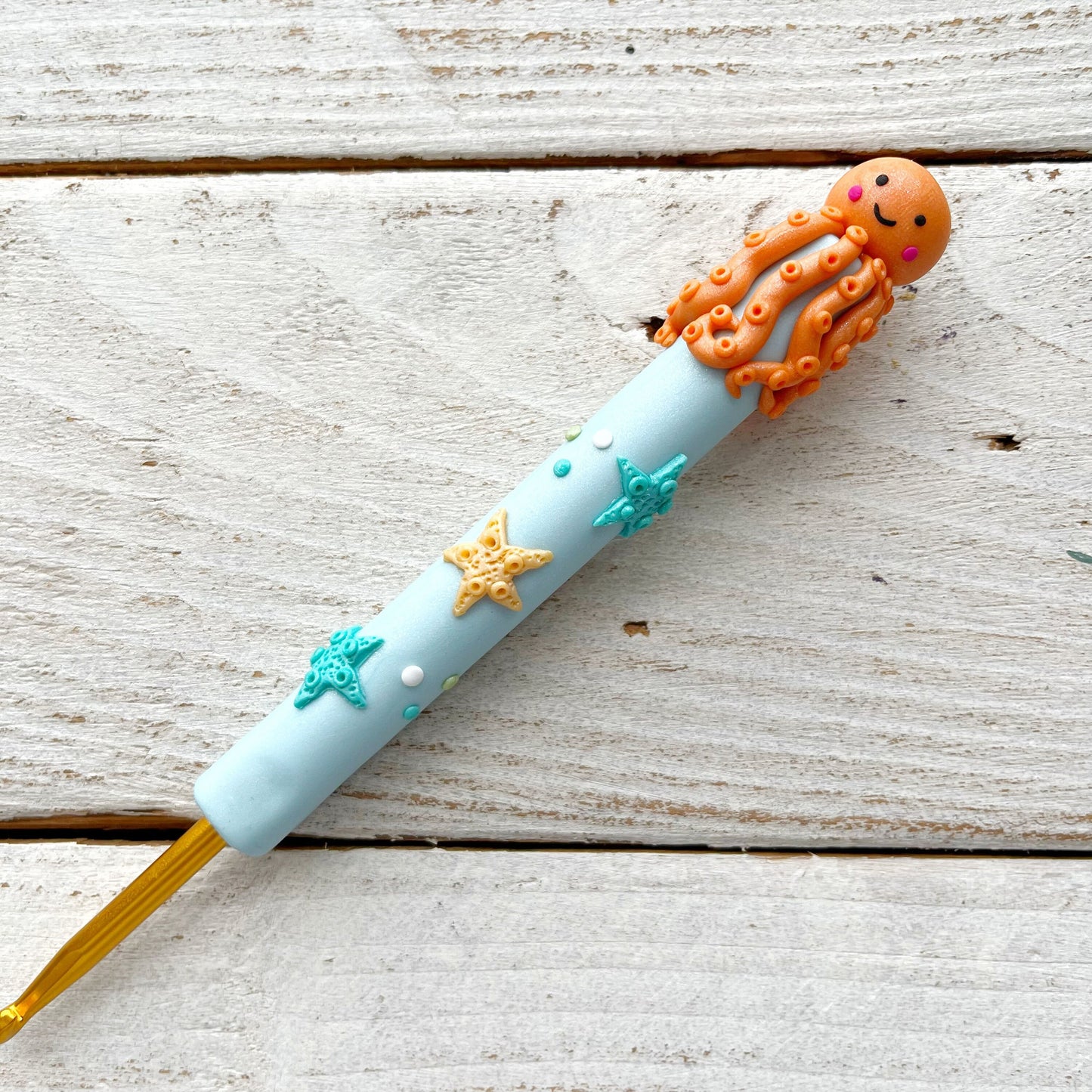 Blue octopus crochet hook, handmade ergonomic sea life crochet hooks, handmade crochet gifts