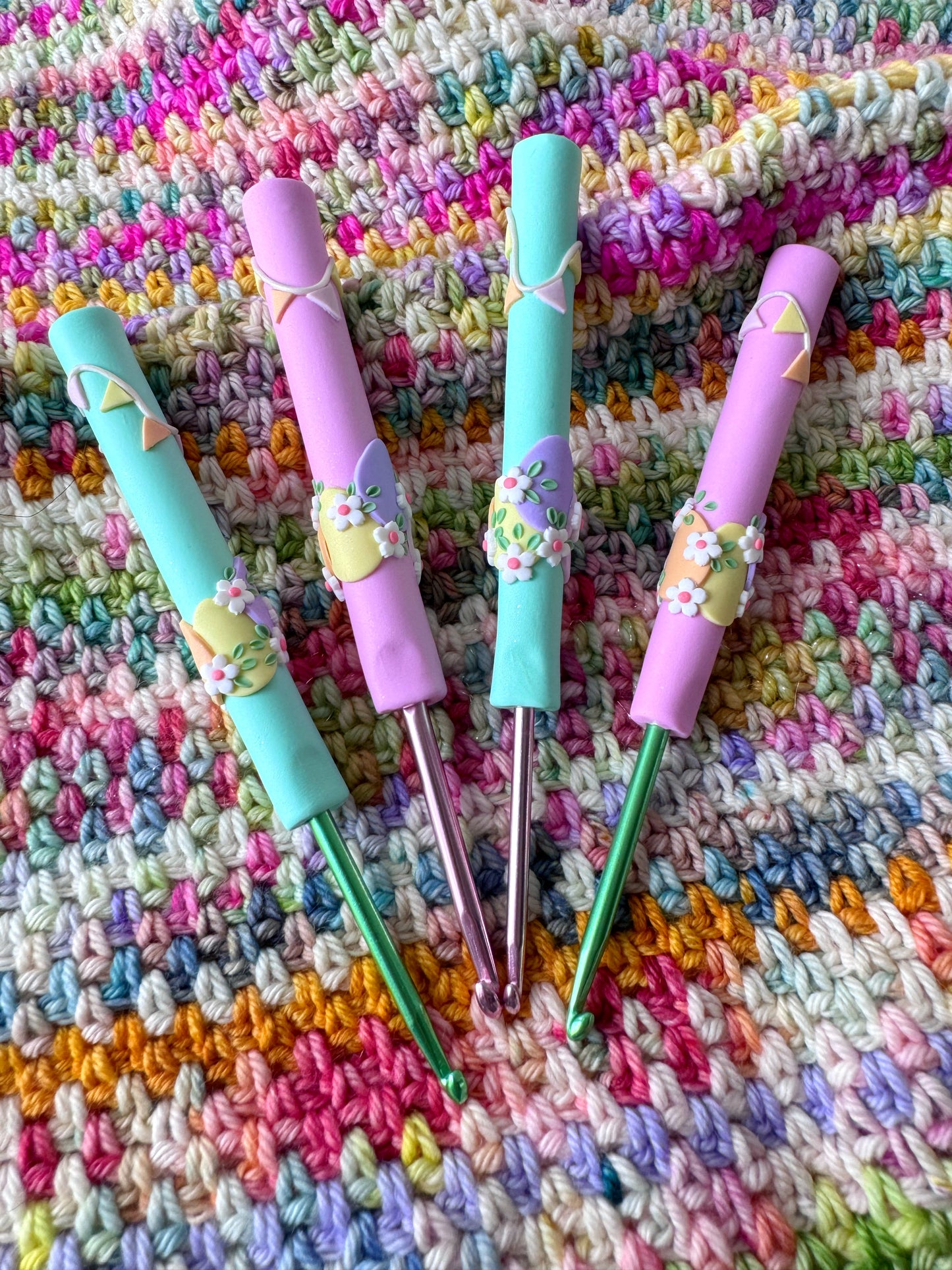 Bunting Easter Egg Crochet Hook, Polymer Clay Ergonomic Crochet Hook