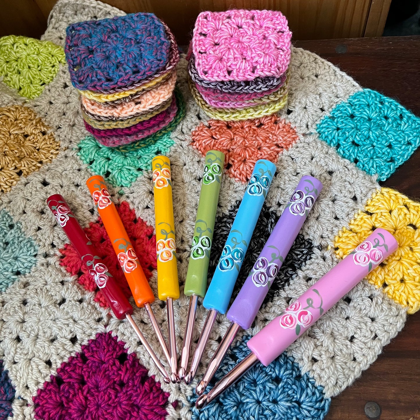 Vintage rose rainbow crochet hooks, set of 7 hand painted rose crochet hooks, polymer clay crochet hooks
