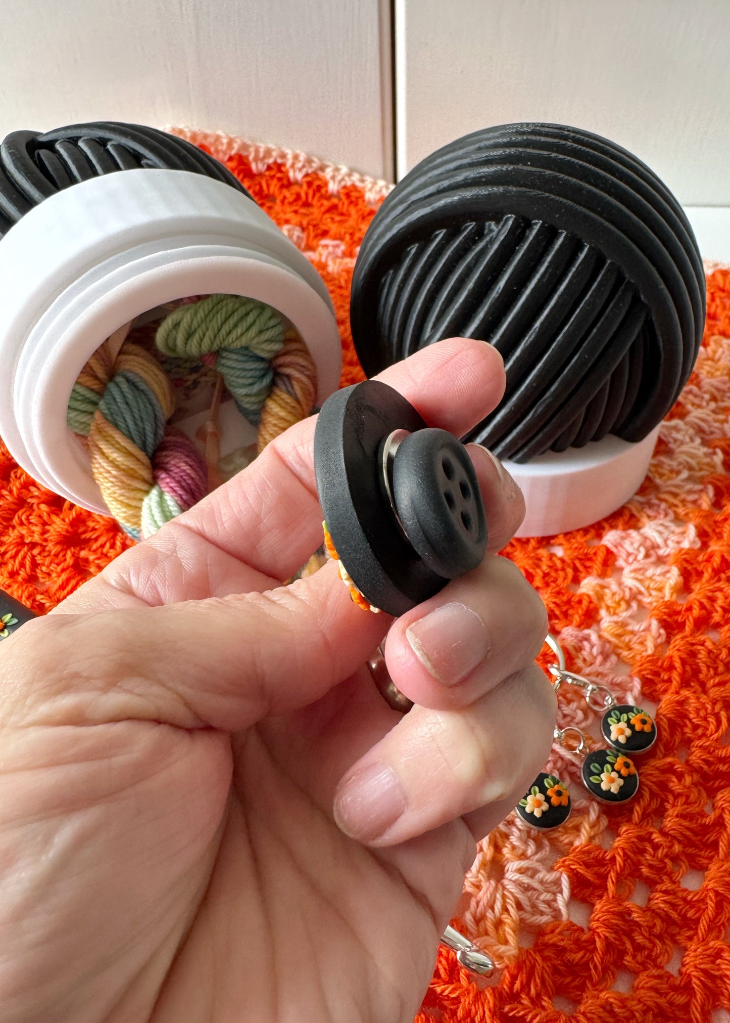 5.5mm Halloween Yarn Ball Pot