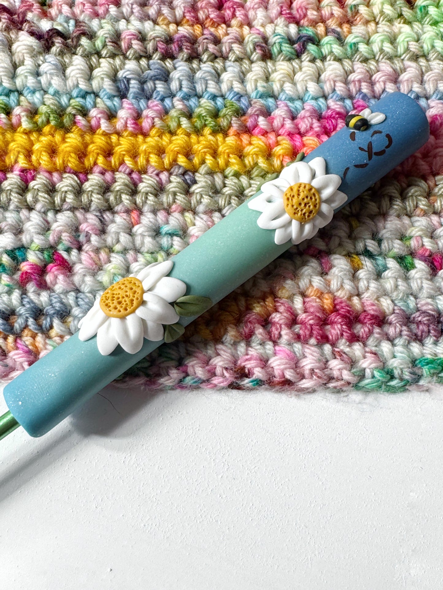 Ombre Daisy Crochet Hook, Flower Polymer Clay Crochet Hook