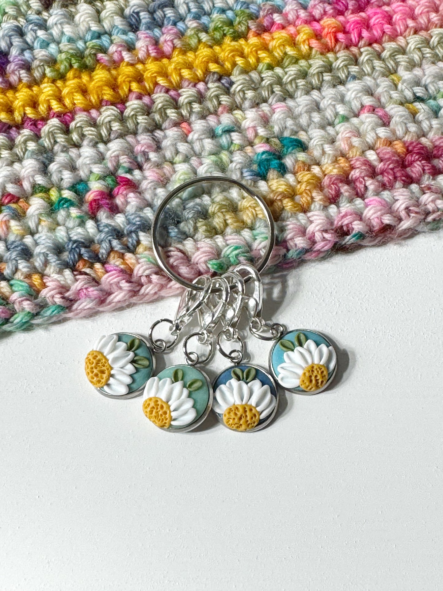 Ombré Daisy Stitch Markers, Pretty Flower Progress Keepers