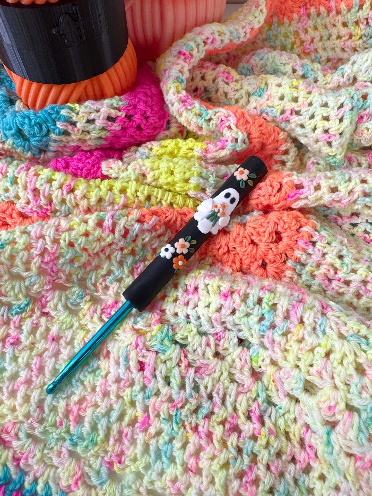 Flower Ghost Polymer Clay Crochet Hook, Halloween Crochet Hook