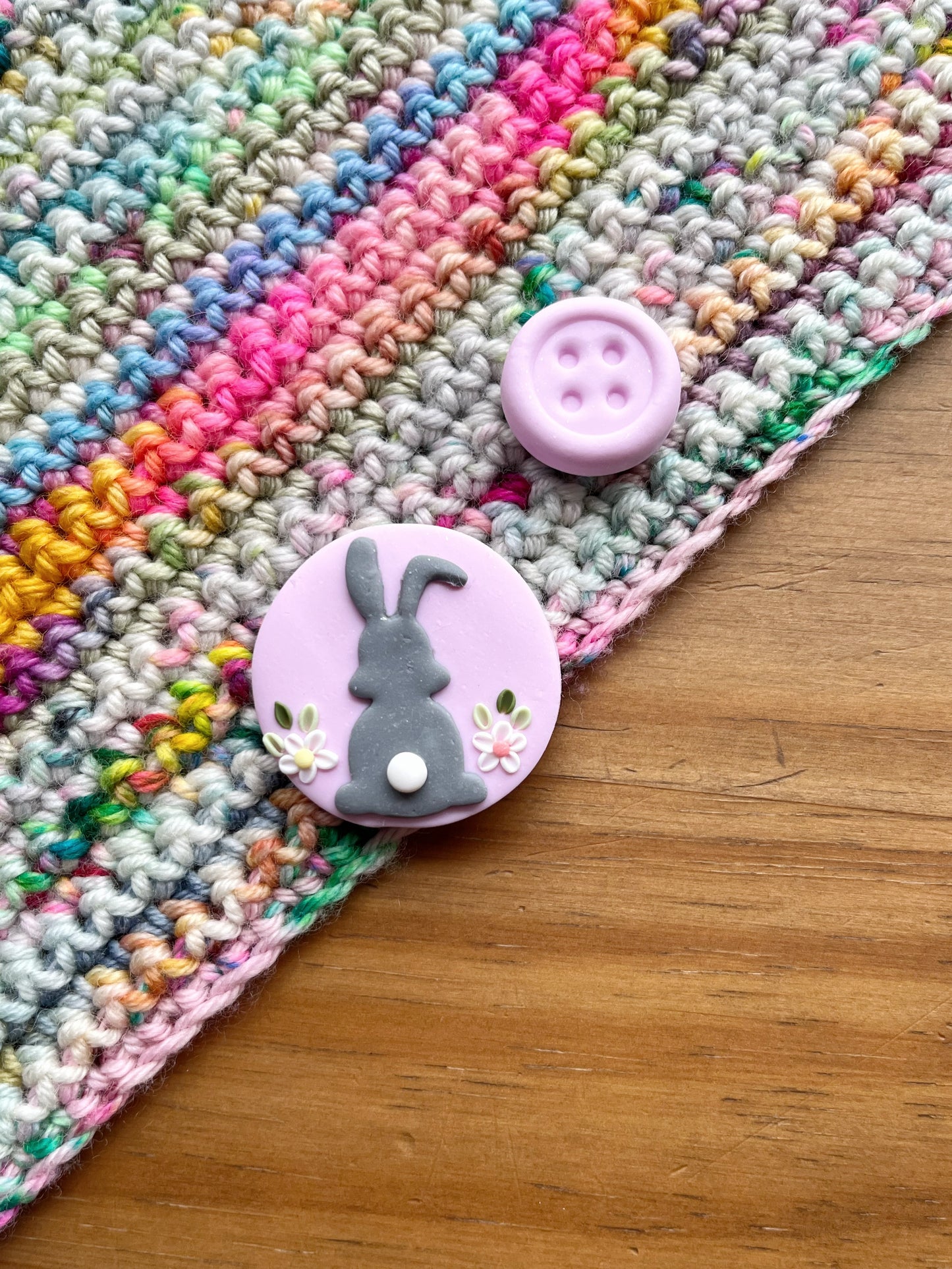 Easter bunny needle minder, needle keeper, magnetic needle holder, spring craft magnet, pin holder, cross stitch accessories