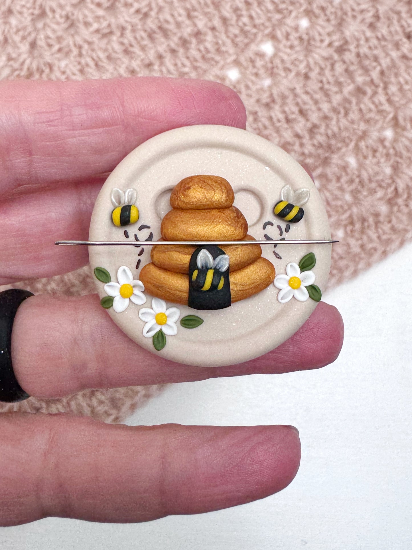 Beehive Needle Minder, Bumble Bee Magnetic Needle Holder