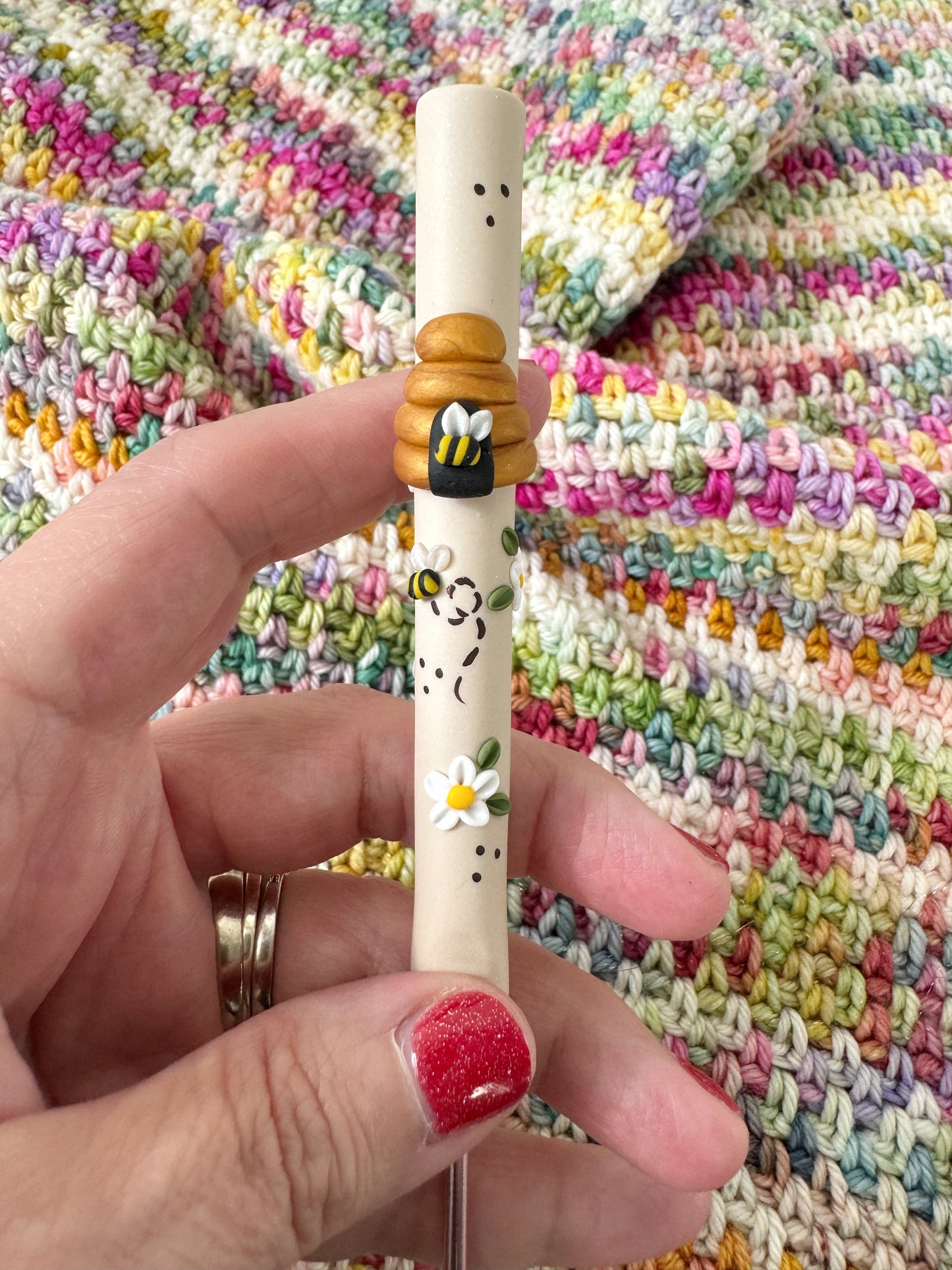 Beehive crochet hook, polymer clay bumble bee crochet hooks