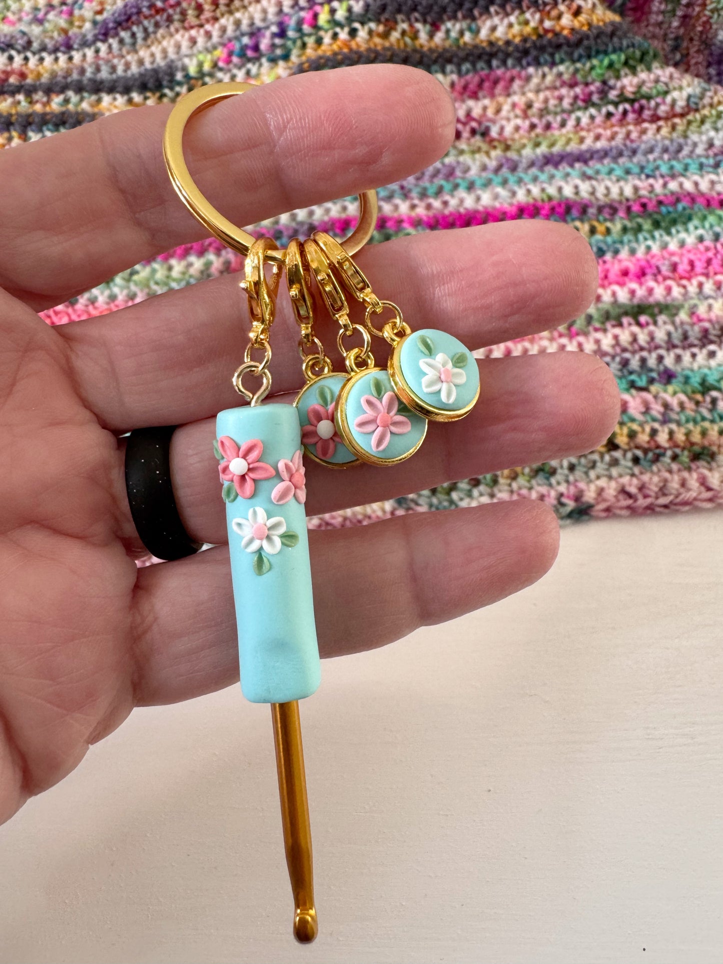 Mini Crochet Hook Set, Flower Keyring Crochet Hook and Stitch Marker Set