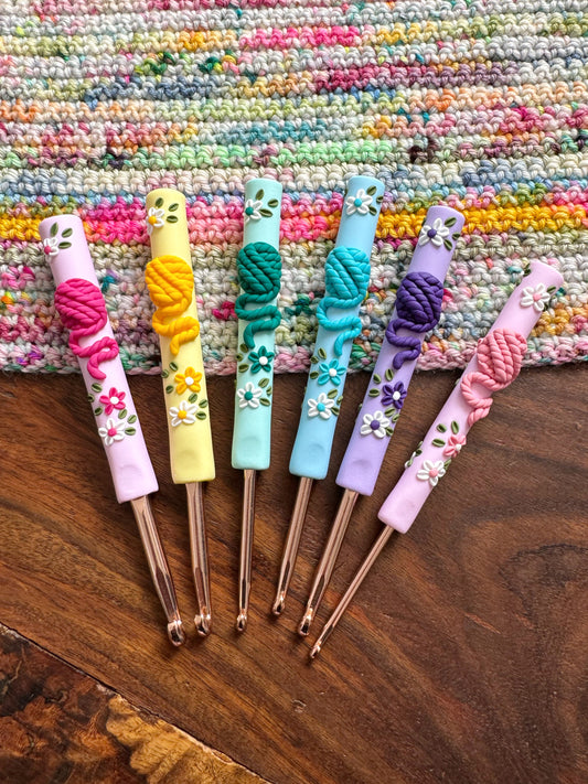 Set of 6 Pastel Rainbow Yarn Ball Crochet Hooks