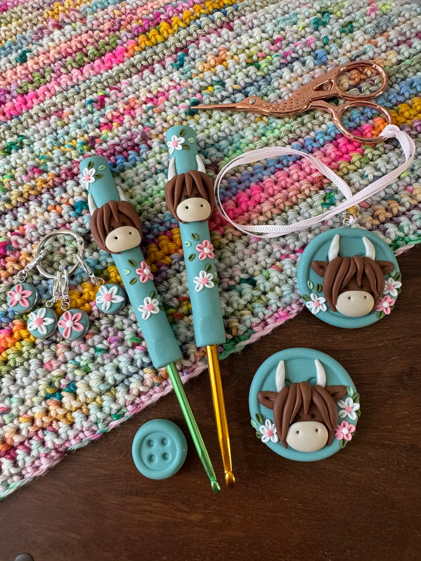 Sea Green Highland Cow Crochet Hook, Polymer Clay Cow Crochet Hook