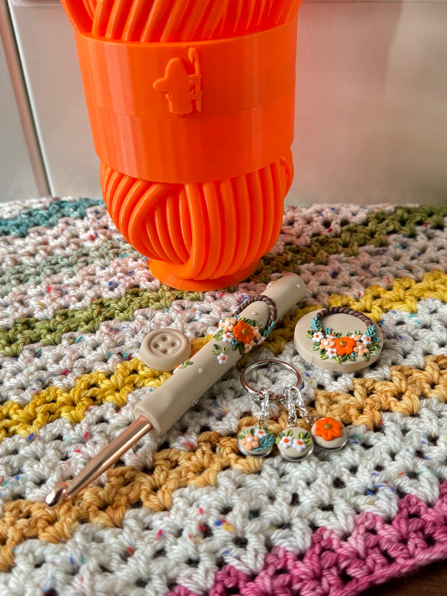 Yarn Ball Surprise Pot, Mystery Crochet Hook Gift Set, Solid Colours