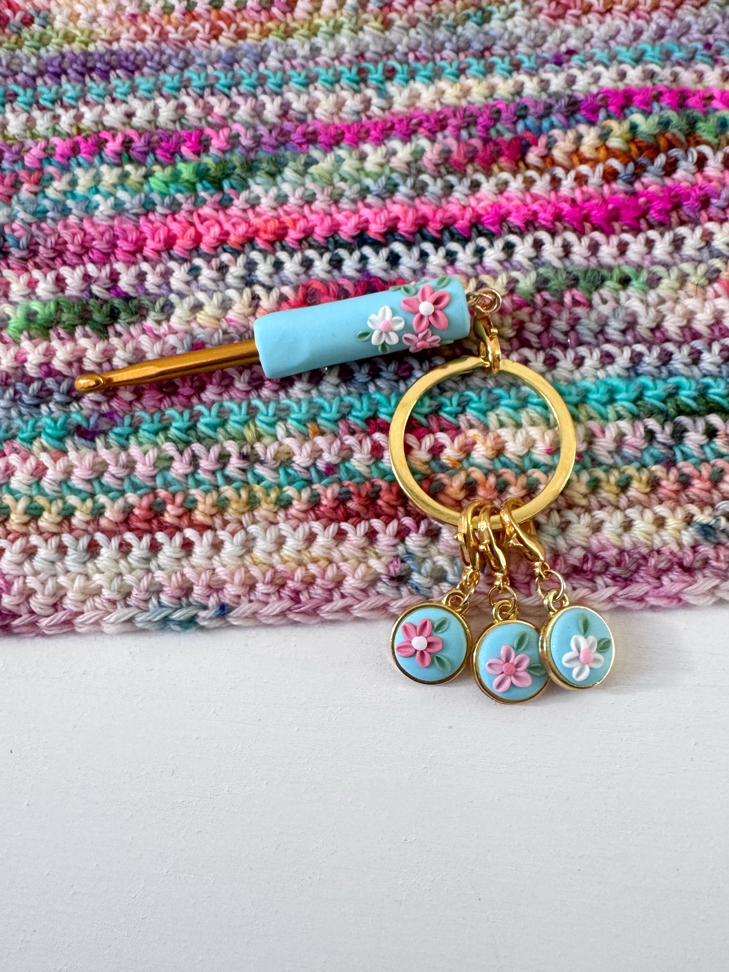 Mini Crochet Hook Set, Flower Keyring Crochet Hook and Stitch Marker Set